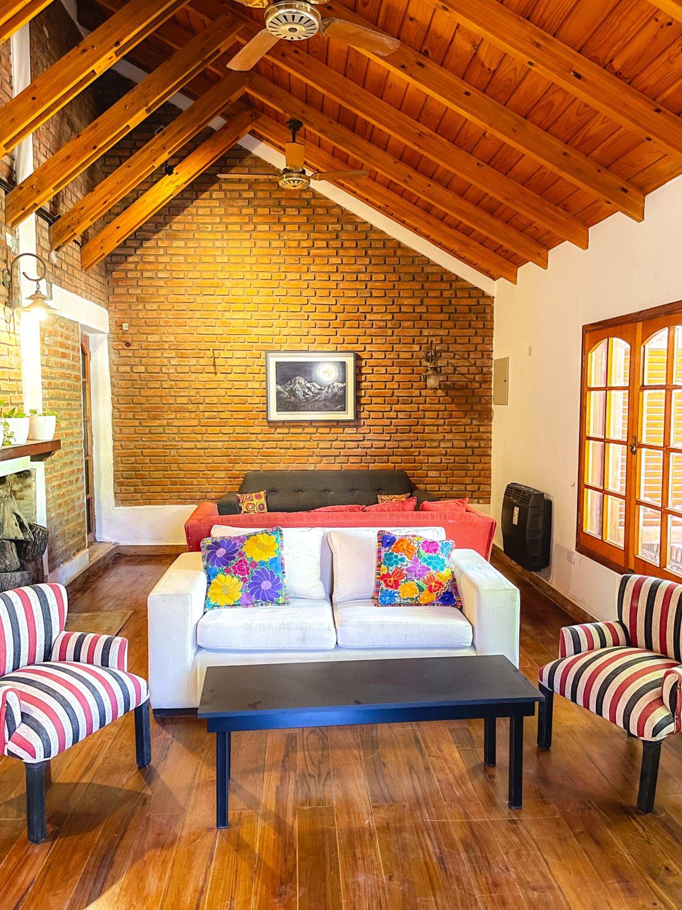 Falucho Hostel