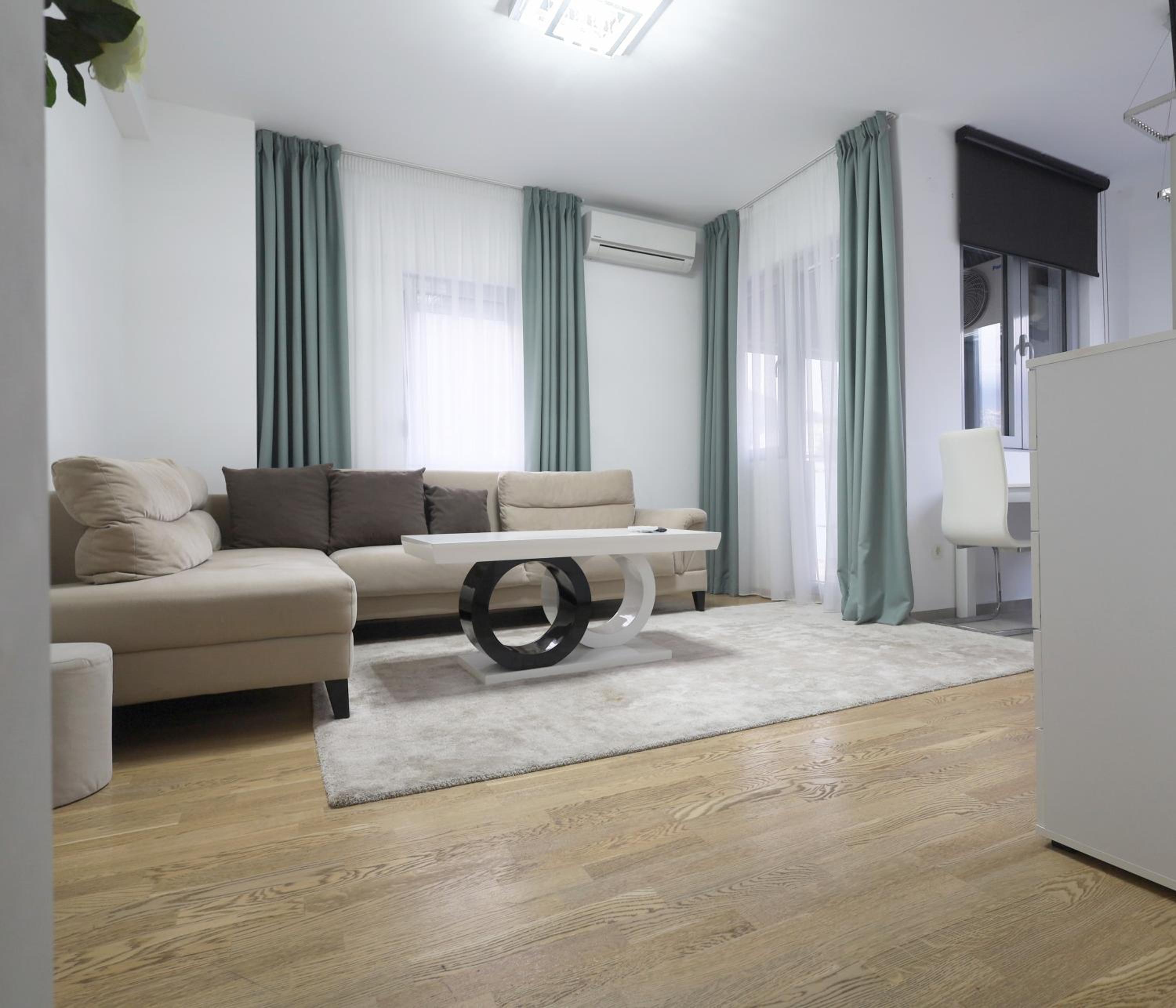 Status-M Apartments Irina