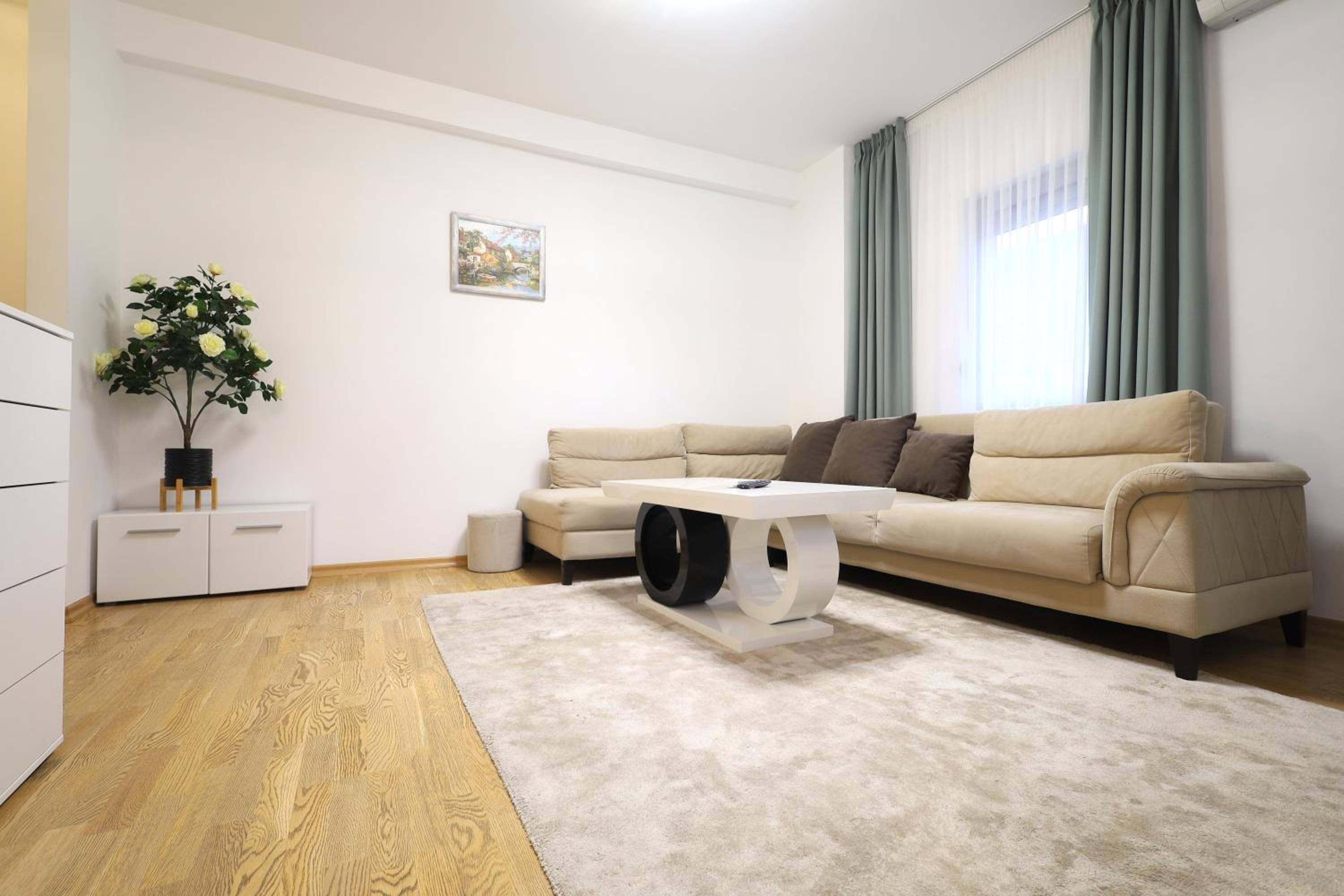 Status-M Apartments Irina