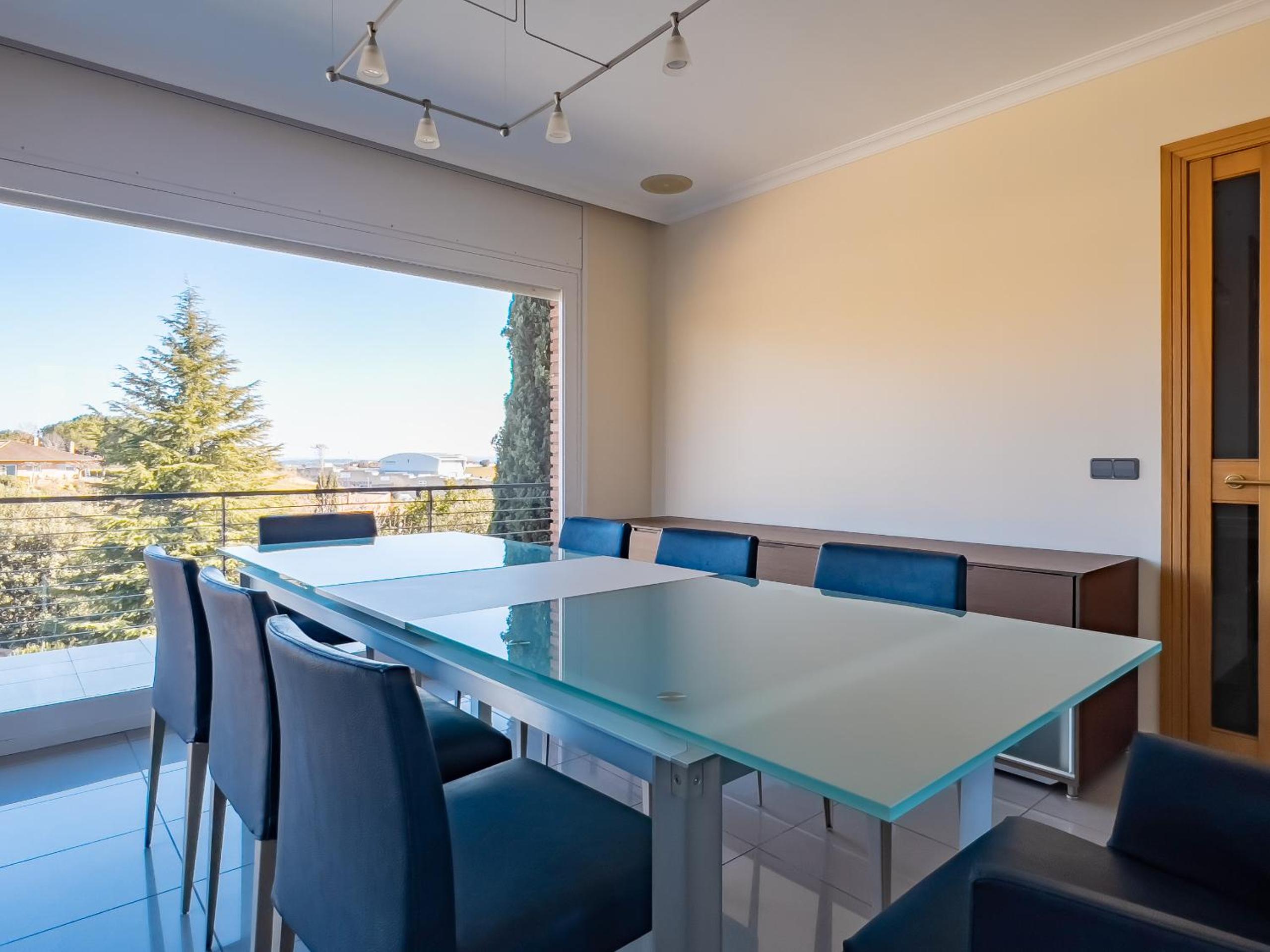 Majordoms - Sports Villa Banyoles