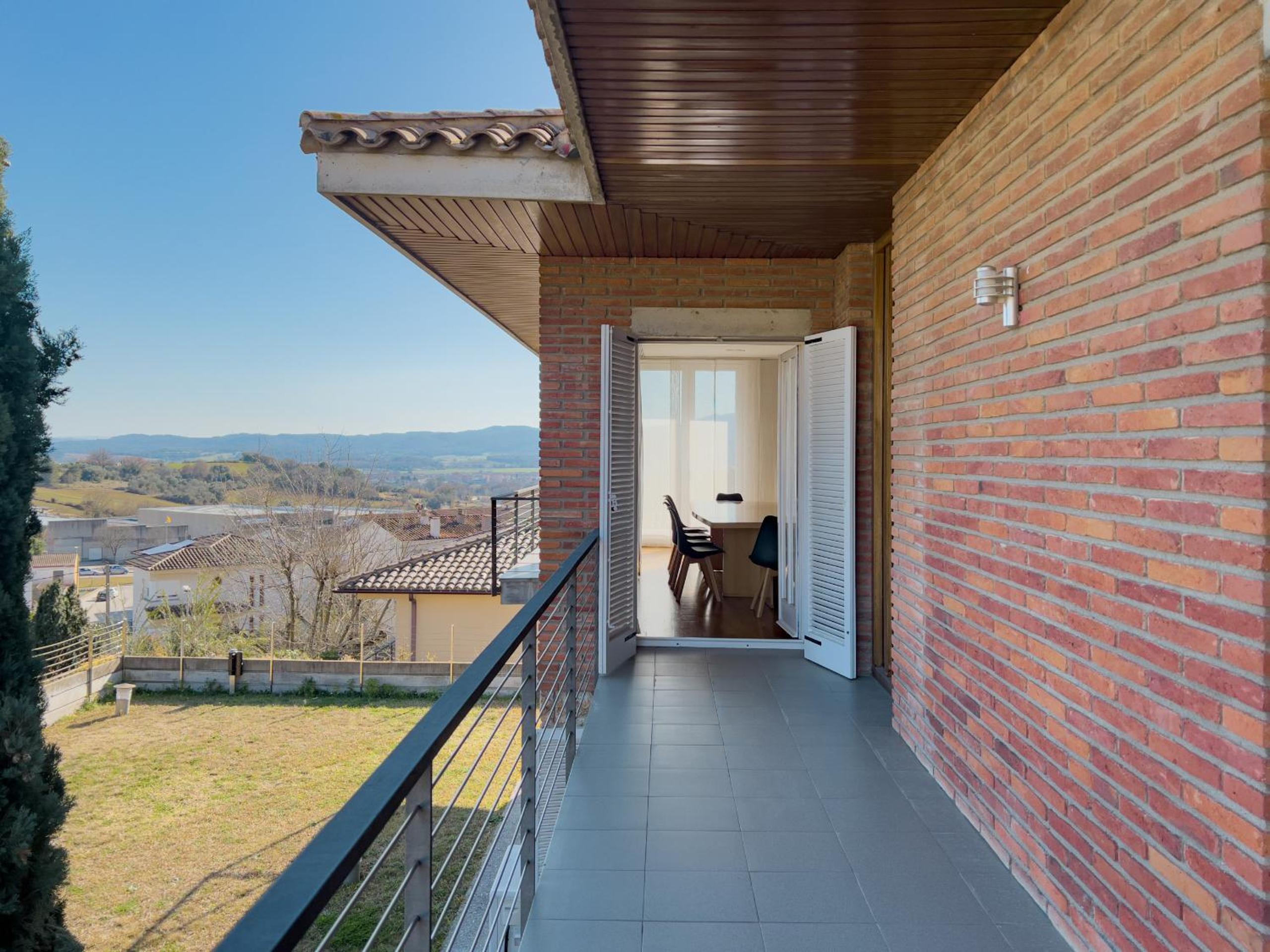 Majordoms - Sports Villa Banyoles