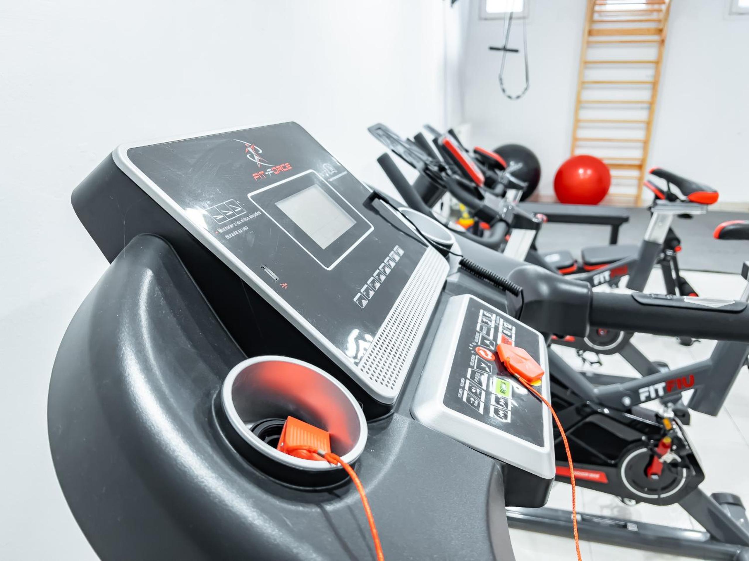 Majordoms - Sports Villa Banyoles