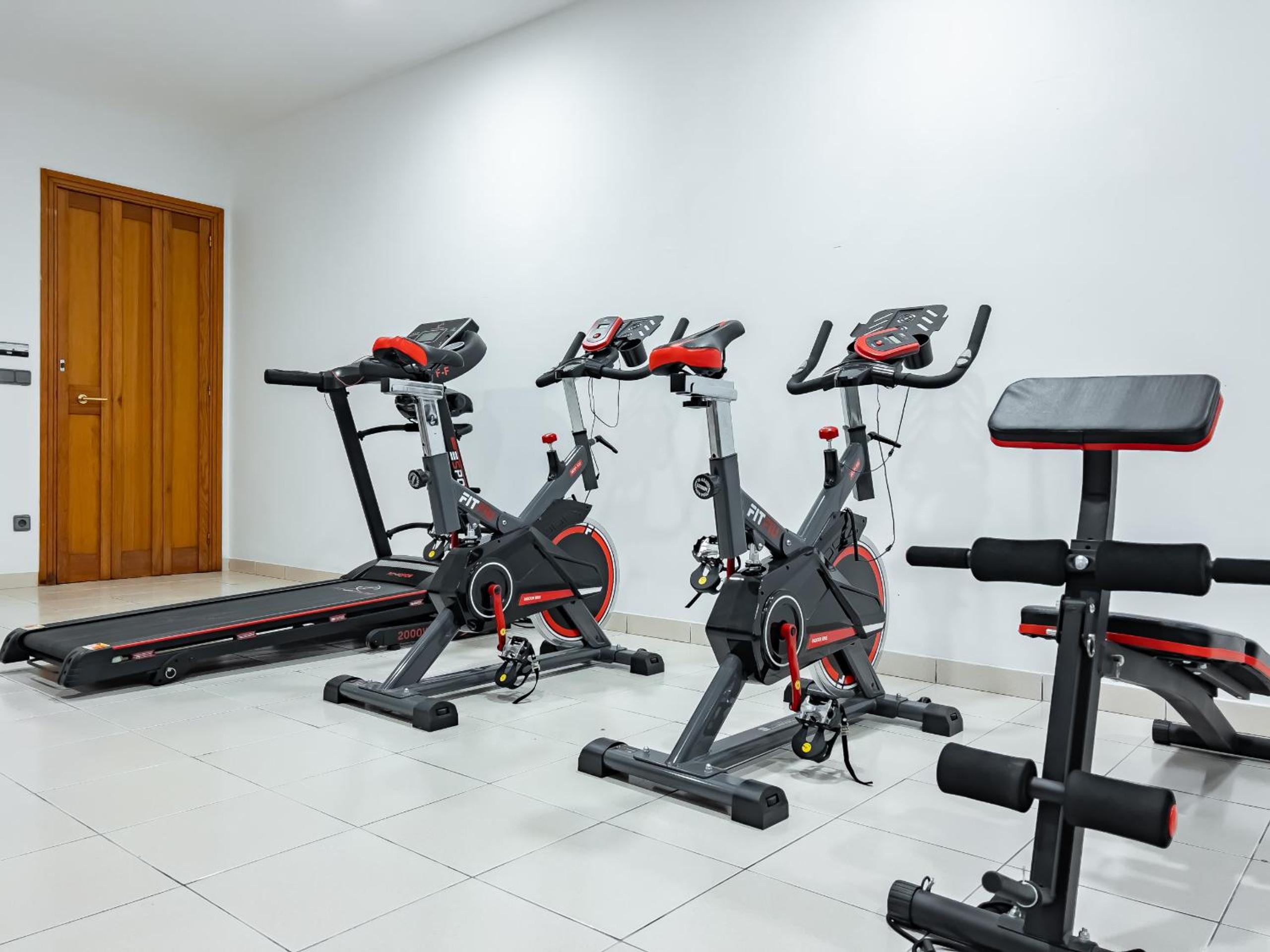 Majordoms - Sports Villa Banyoles