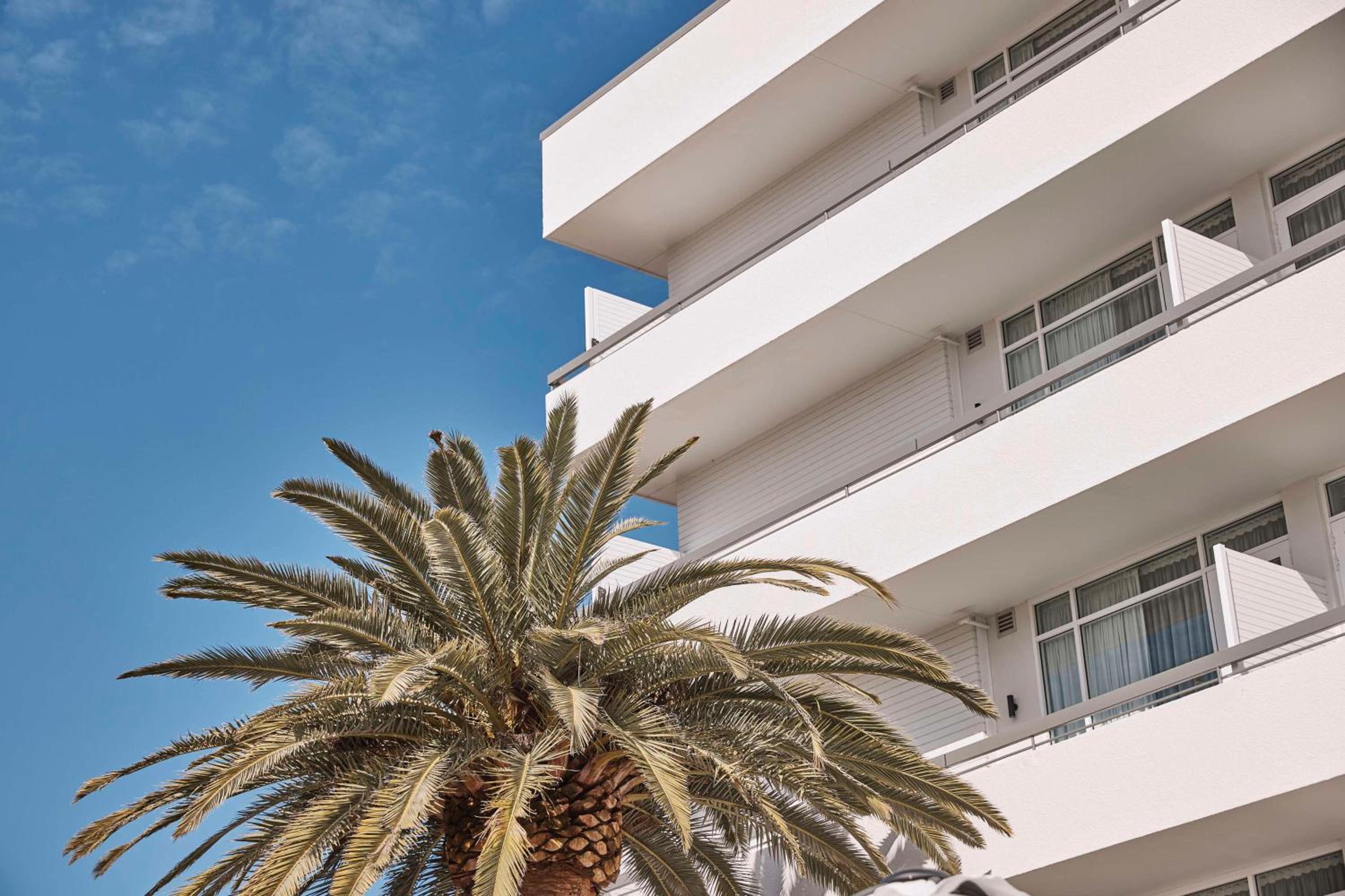 Hotel Alba Adelaide - Image 1