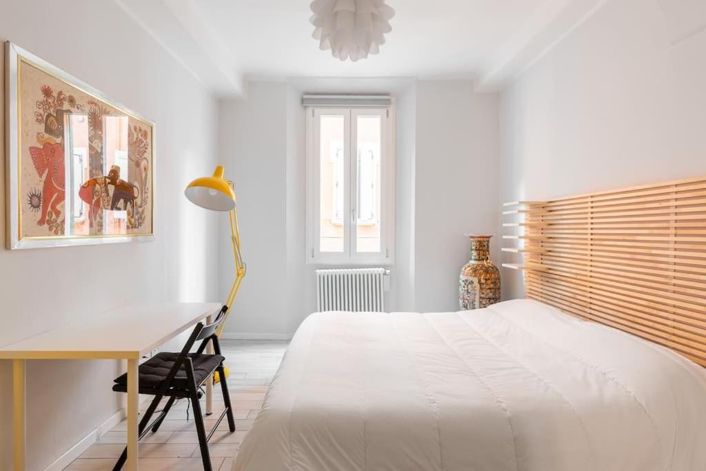All'ombra delle Due Torri Family Apartment view 2