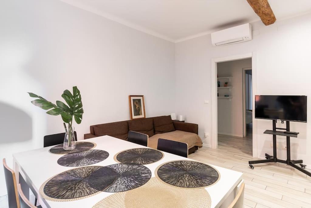 All'ombra delle Due Torri Family Apartment view 5