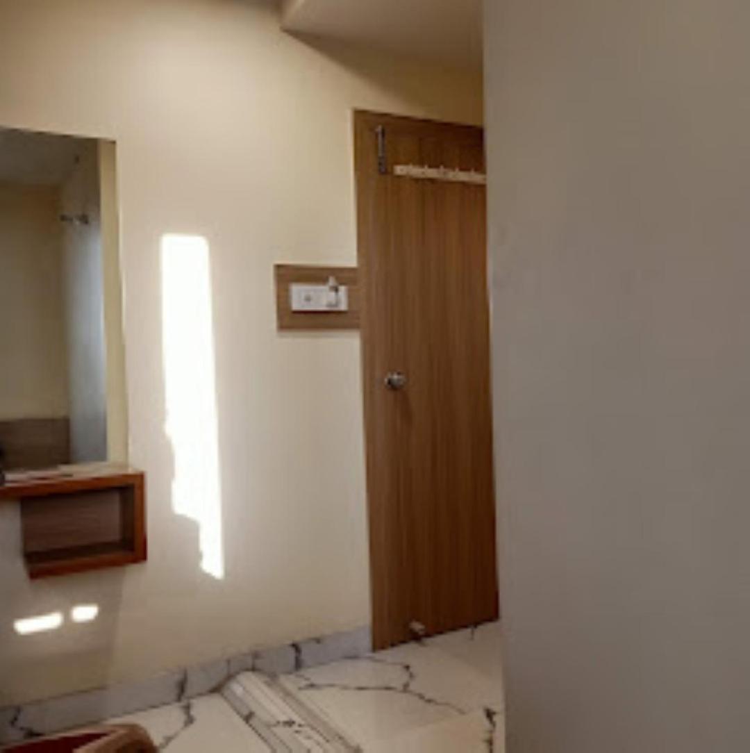 Muskan Hotel , Mathura