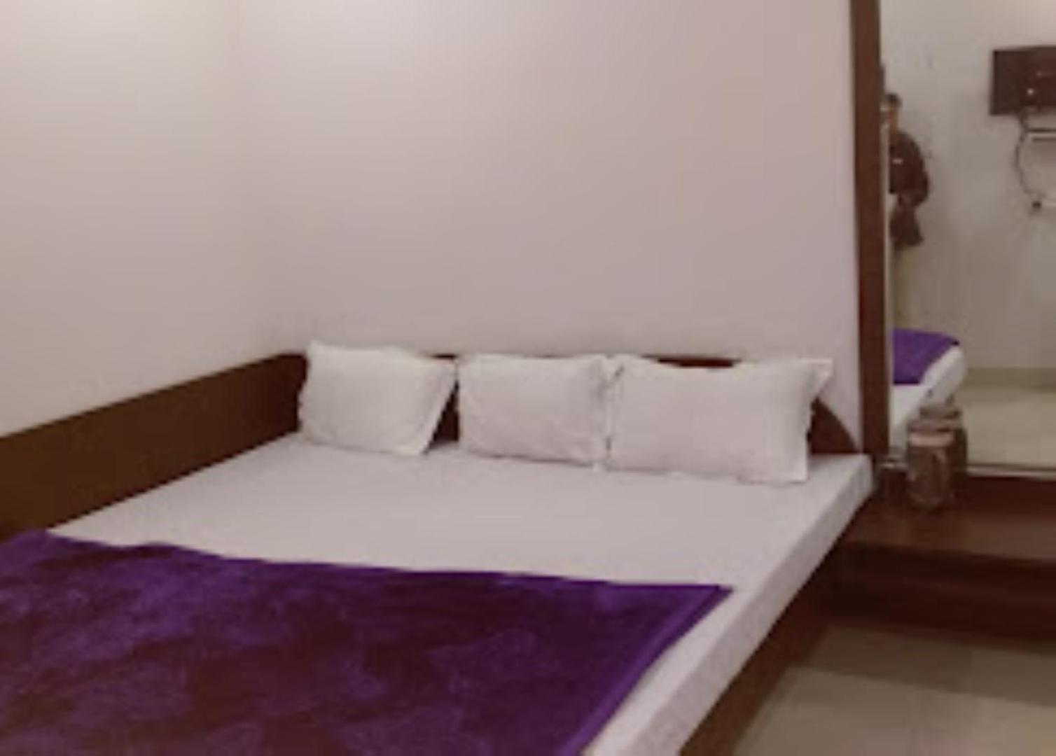 Muskan Hotel , Mathura