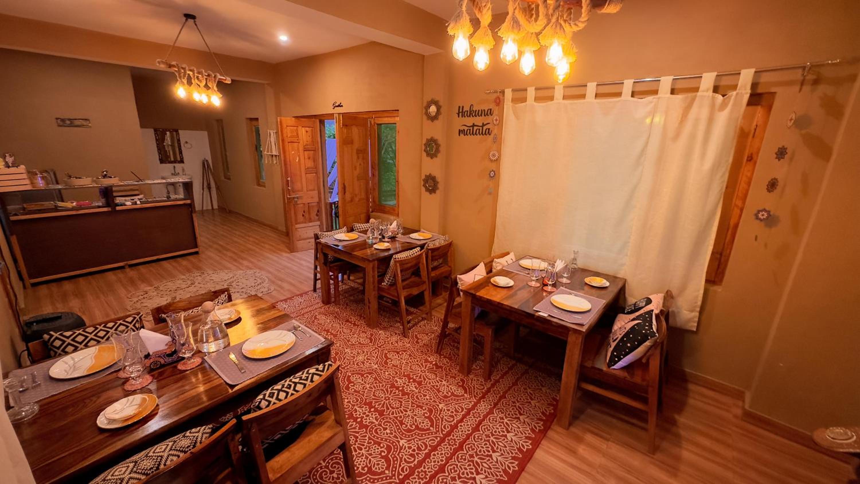 Khwaabgaah-A Boutique Homestay,Tirthan Valley view 5