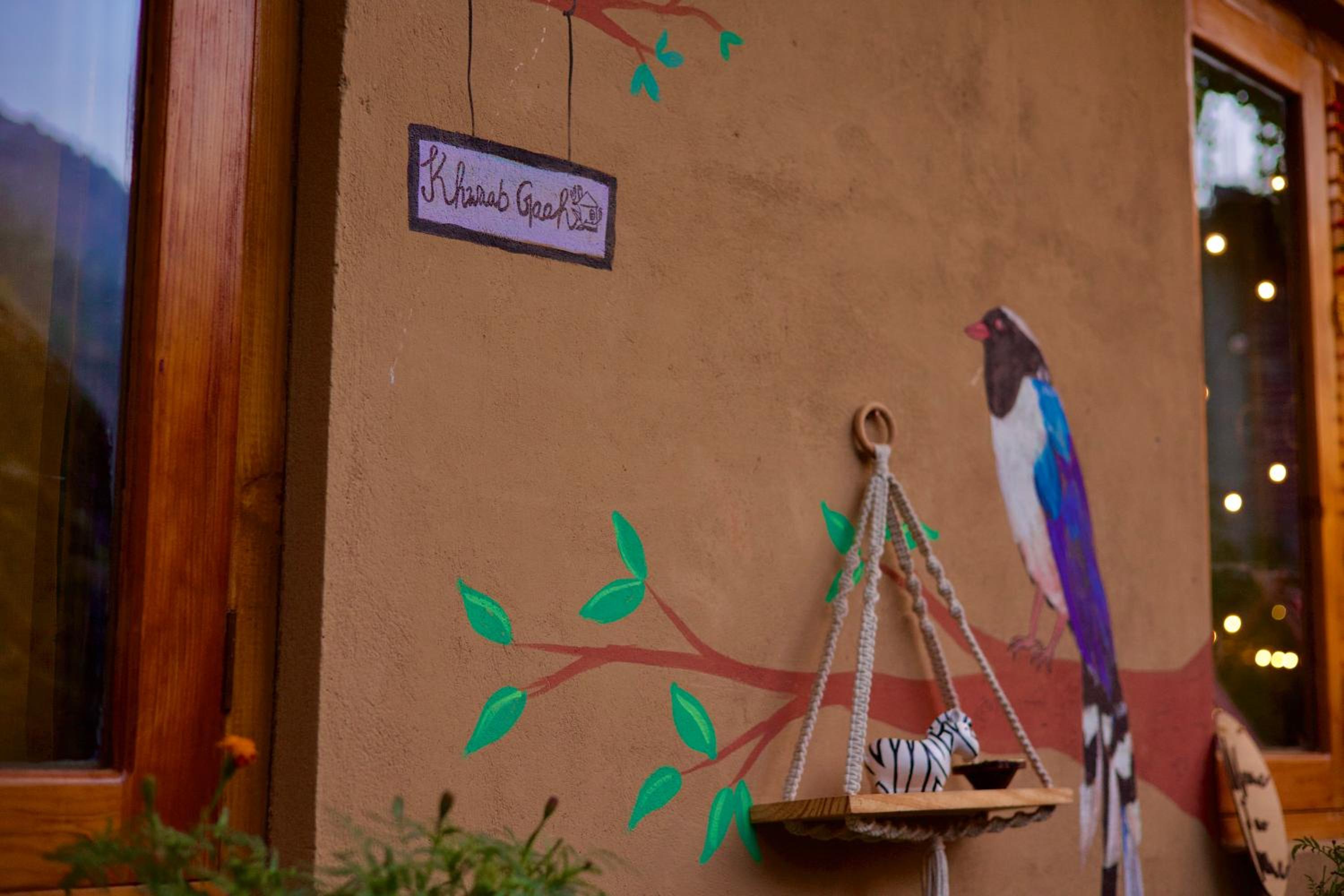 Khwaabgaah-A Boutique Homestay,Tirthan Valley view 3
