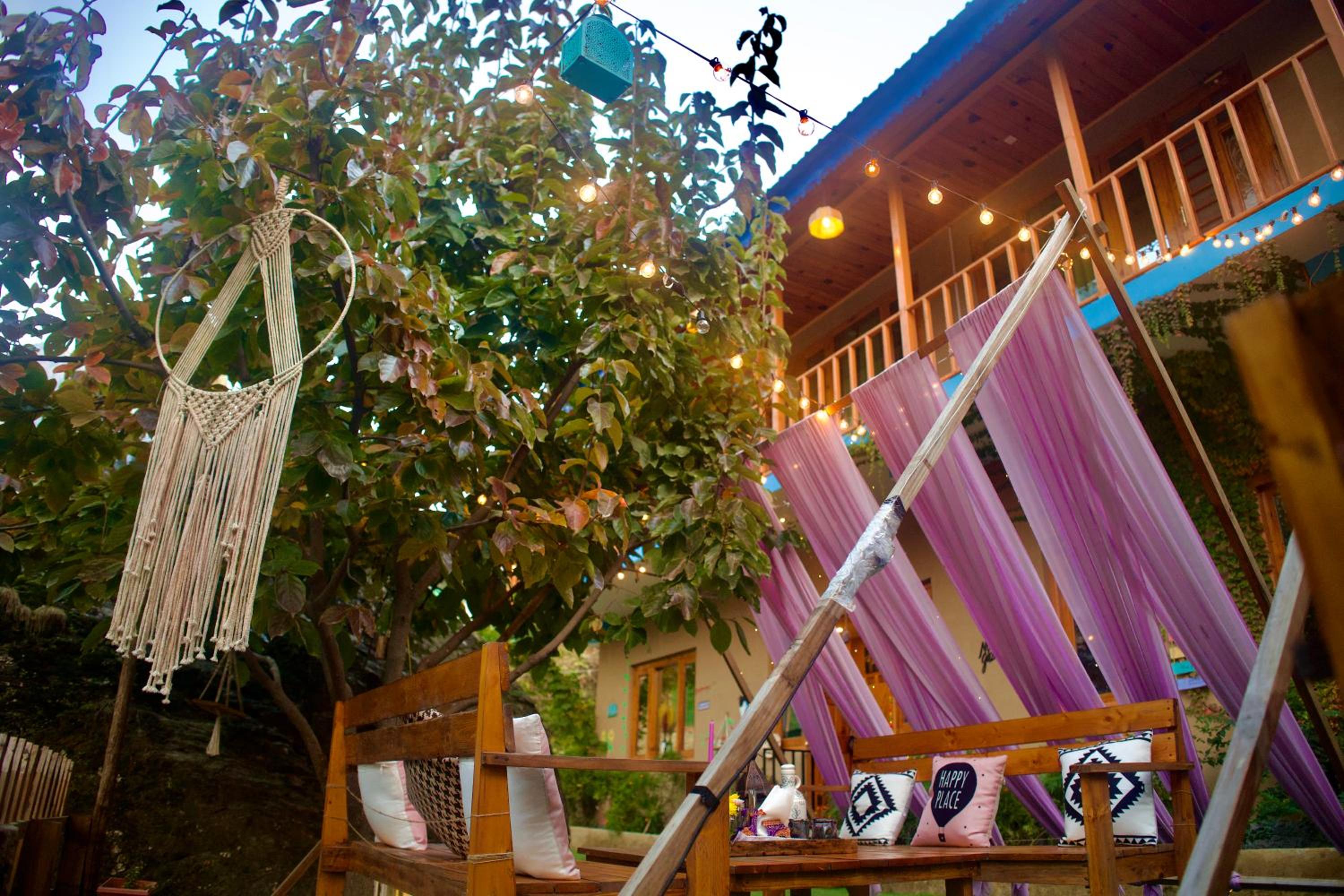 Khwaabgaah-A Boutique Homestay,Tirthan Valley view 4