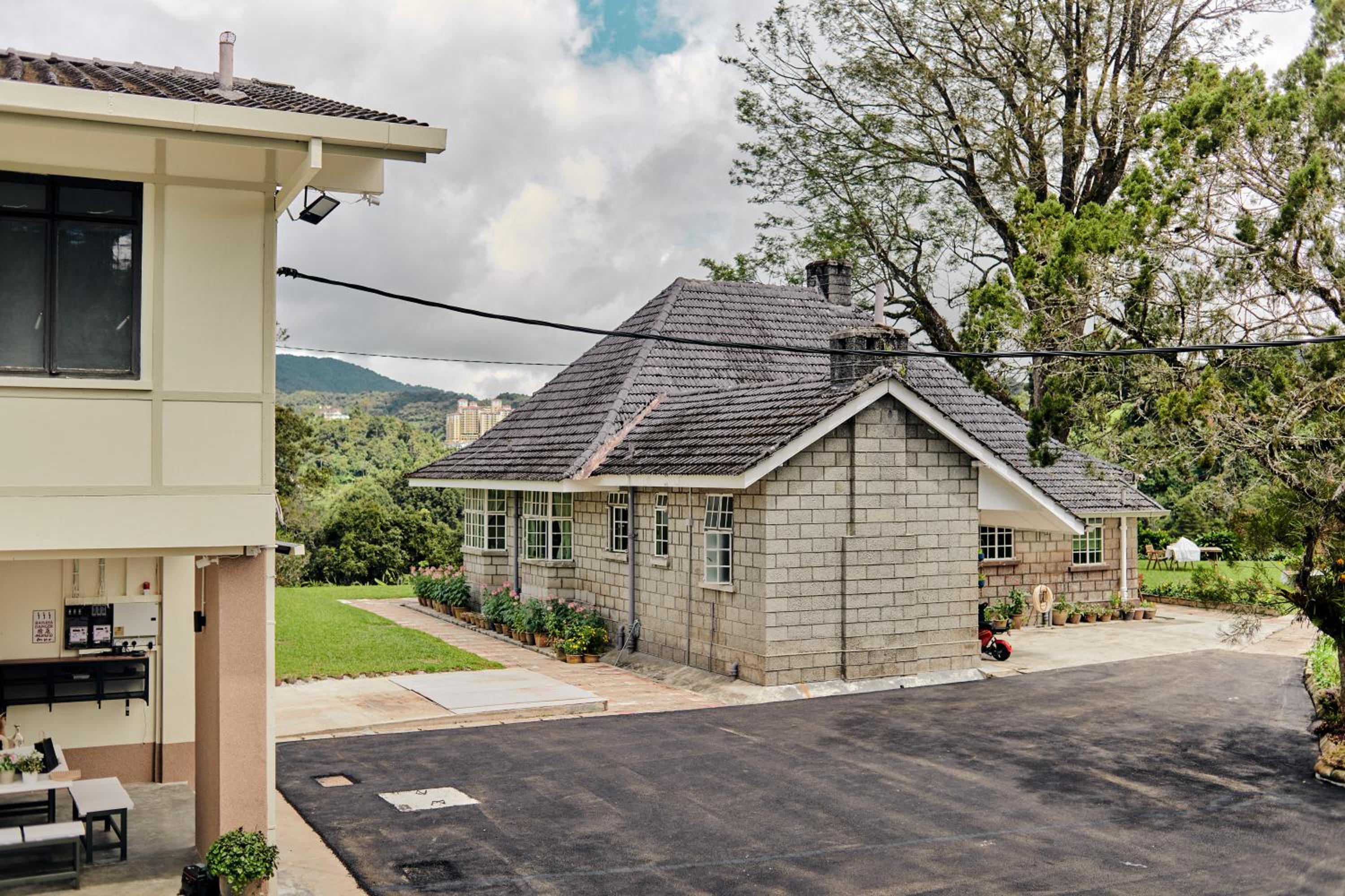 Rose Cottage by De'La Ferns view 2
