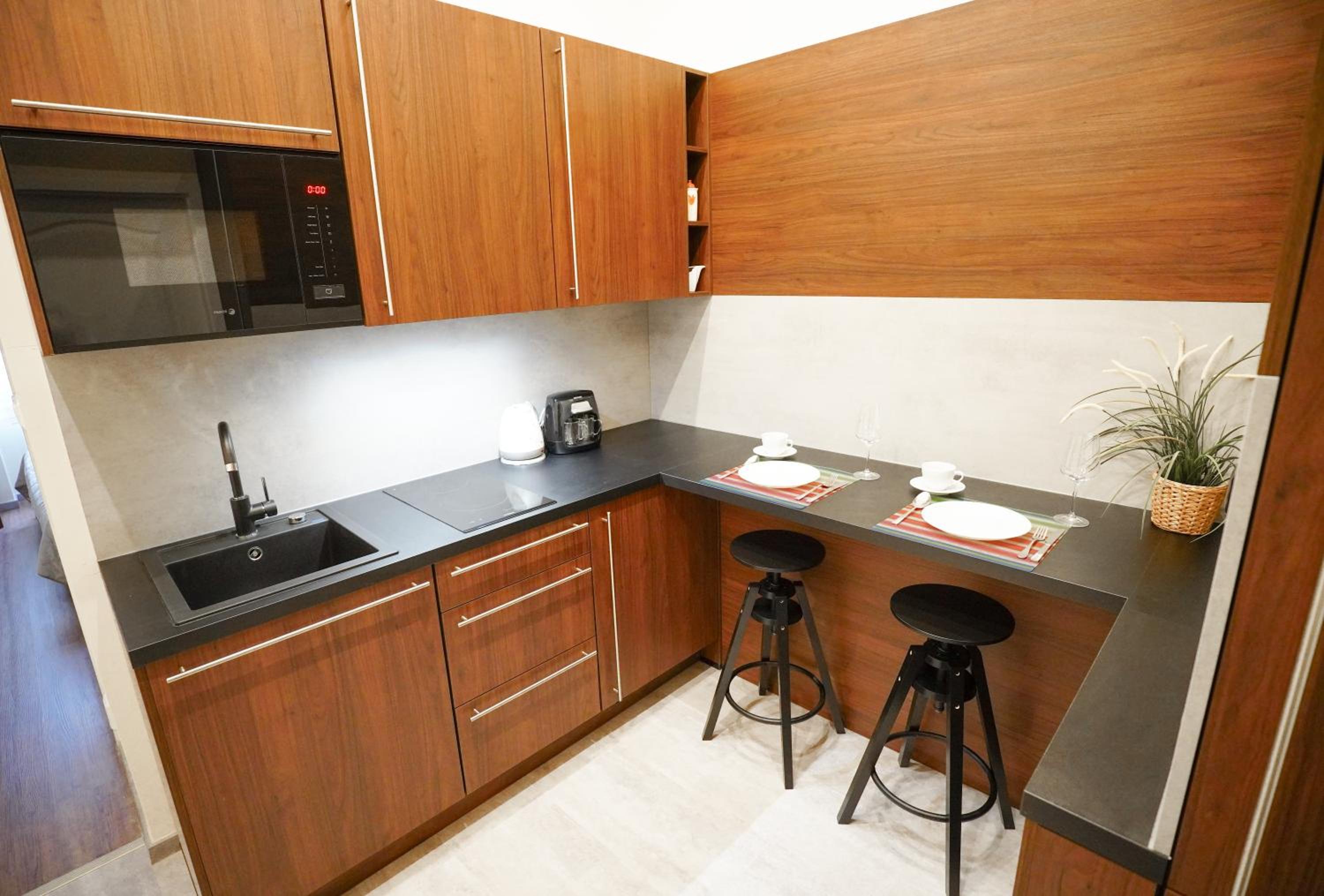 Elegant & Stylish Center Apartments!