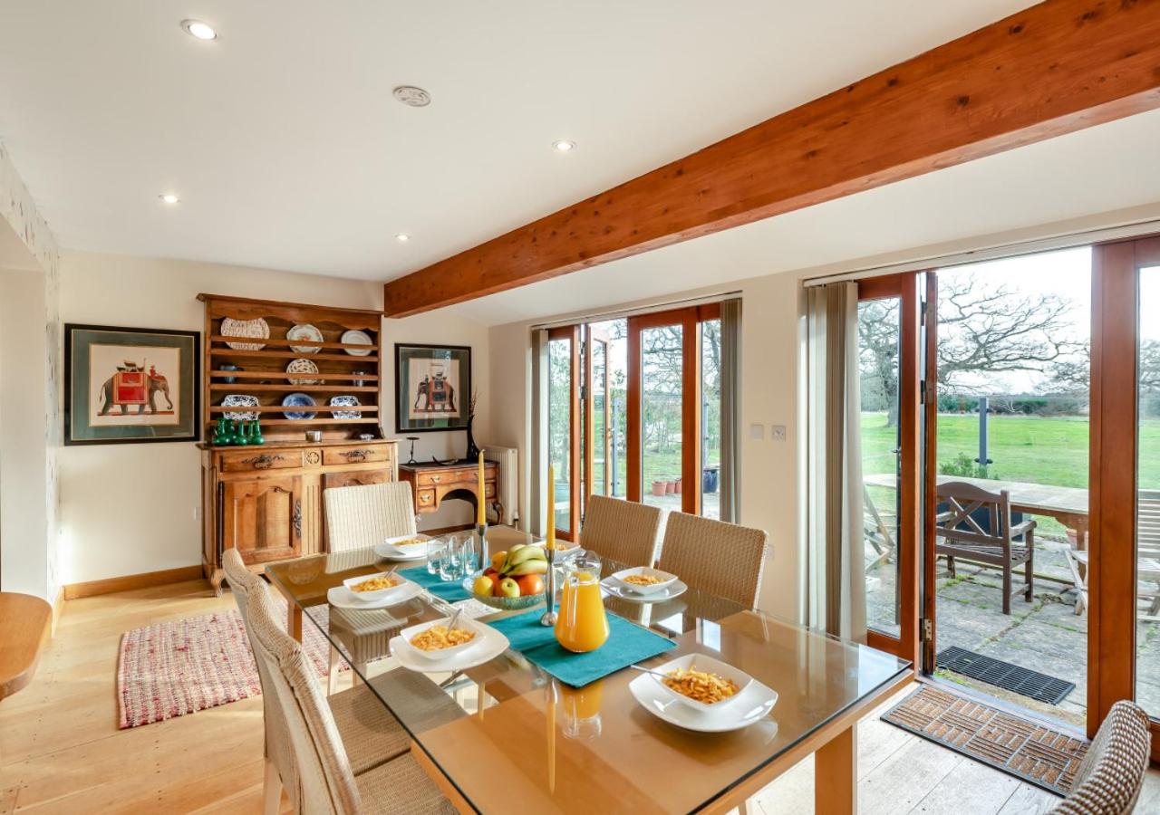 1 Bed in Woodbridge oc-meb view 3