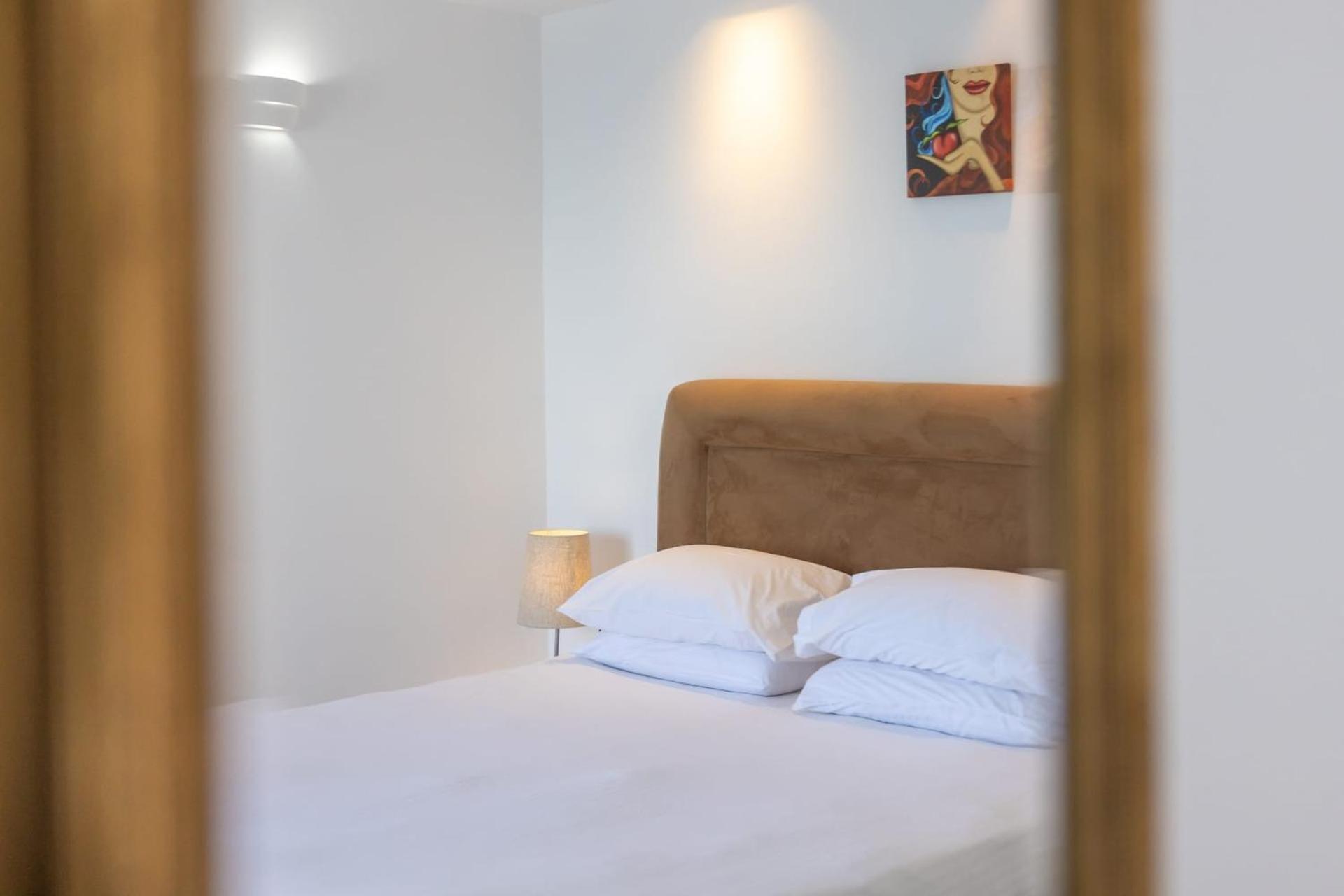 Marvelous Santorini Villa - 1 Bedroom - Villa Tioumoutiri - Private Jacuzzi and Unforgettable Caldera Sea Views - Fira photo 4