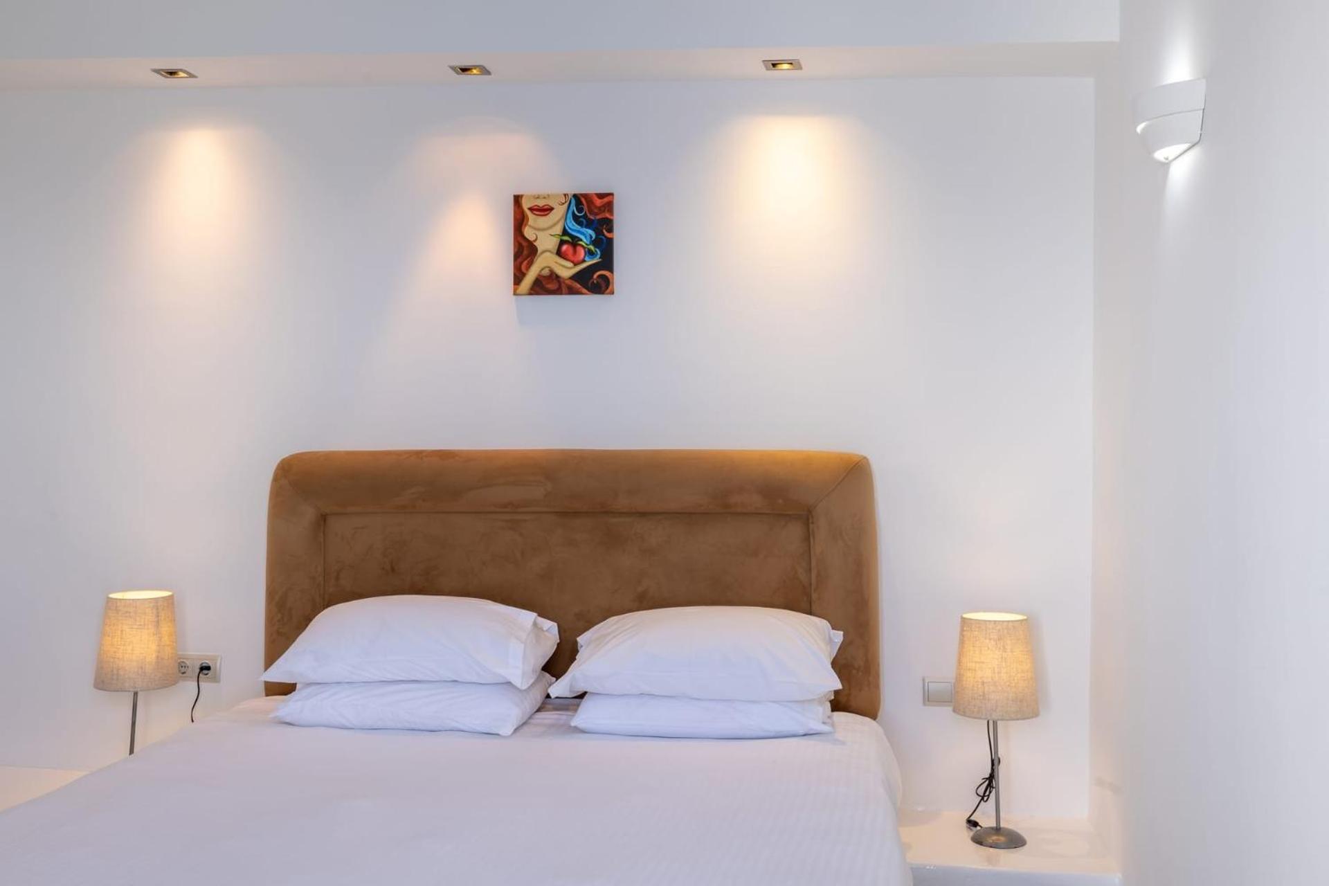 Marvelous Santorini Villa - 1 Bedroom - Villa Tioumoutiri - Private Jacuzzi and Unforgettable Caldera Sea Views - Fira photo 5