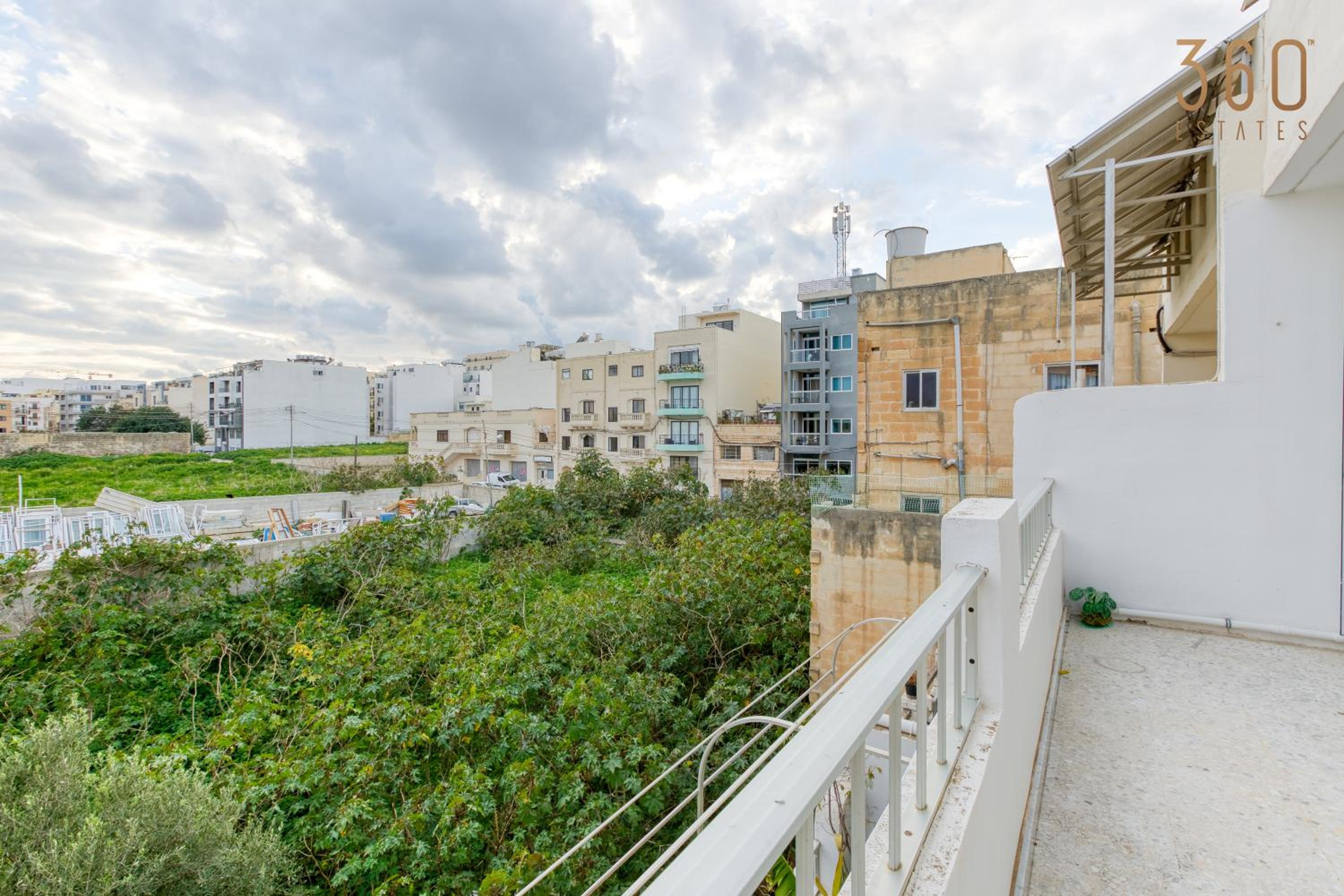 Lovely 2BR home with Spacious Terrace in Gzira by 360 Estates view 4
