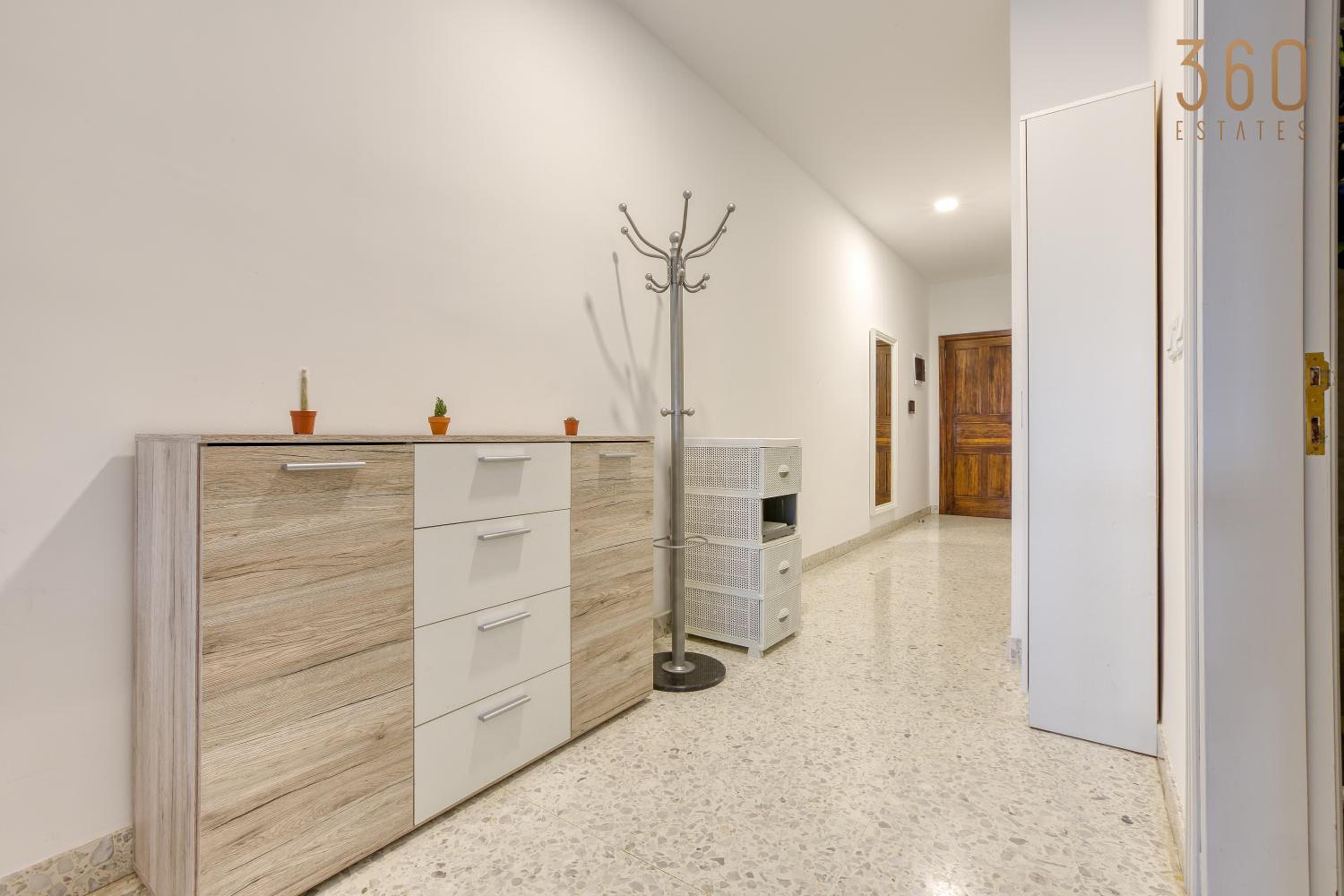 Lovely 2BR home with Spacious Terrace in Gzira by 360 Estates photo 2