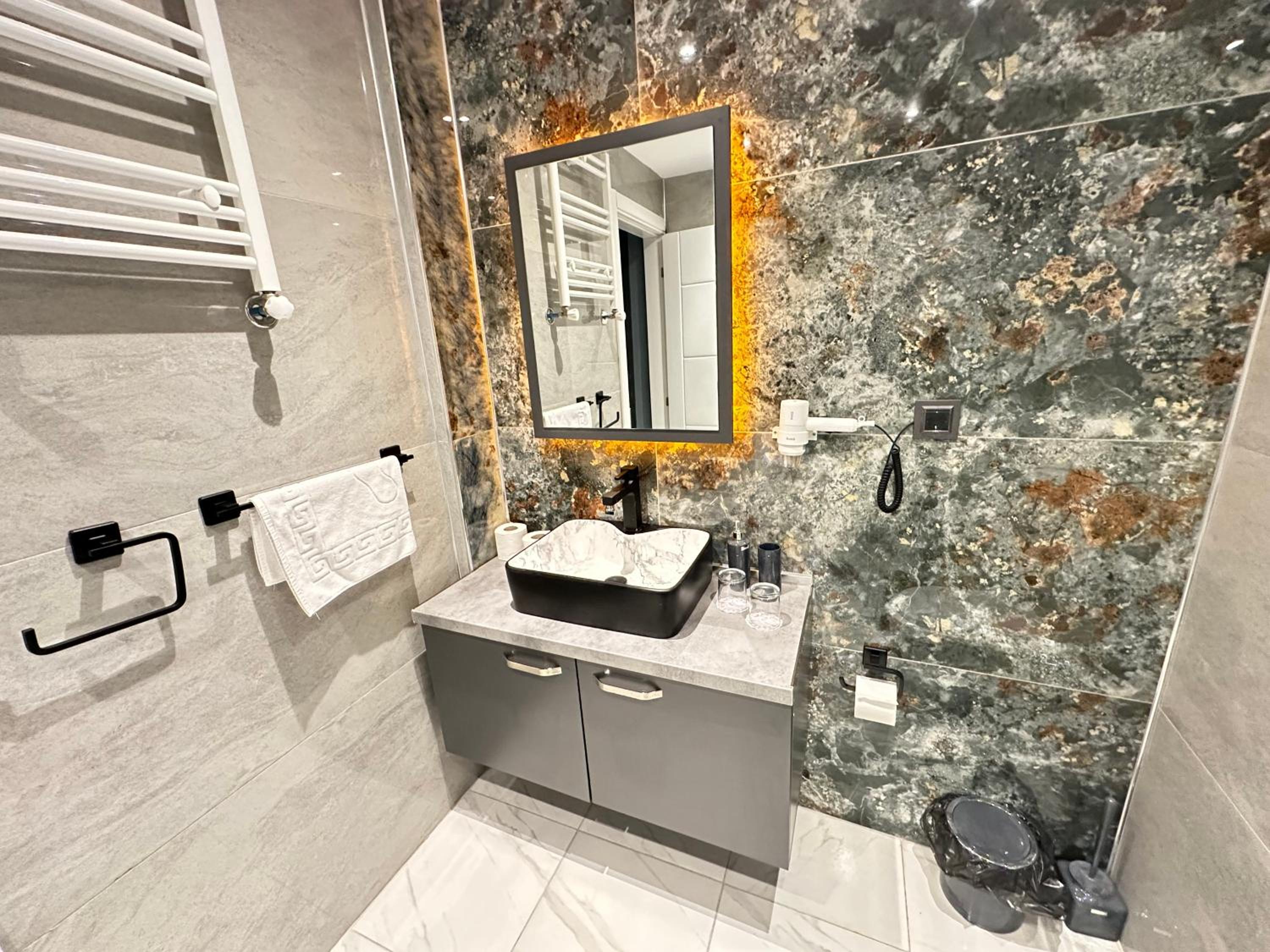 Blue Moonrise Otel - Image 91