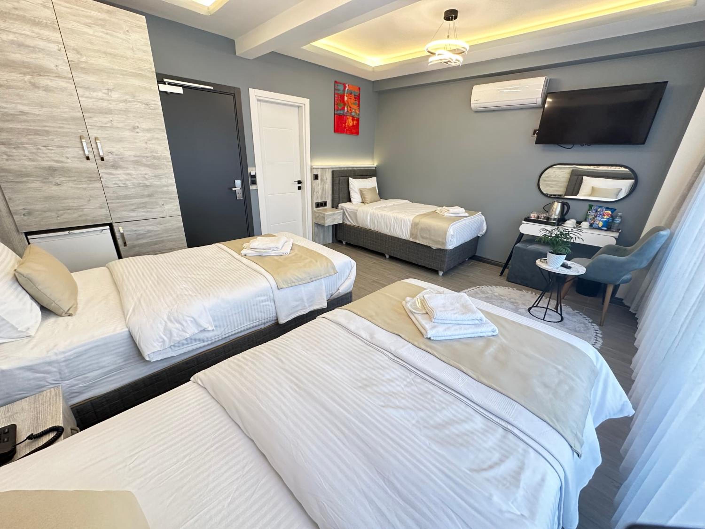 Blue Moonrise Otel - Image 41