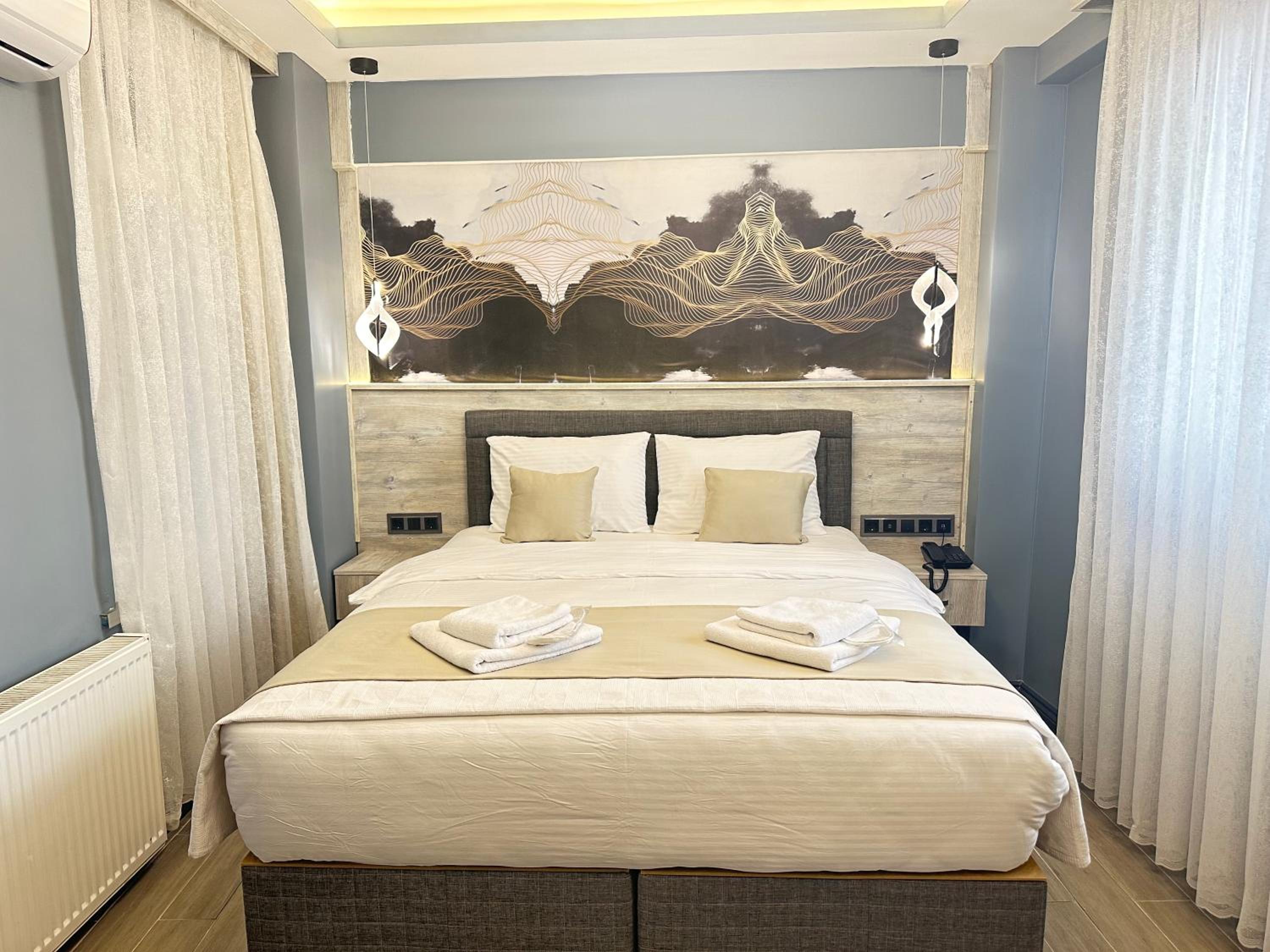 Blue Moonrise Otel - Image 50