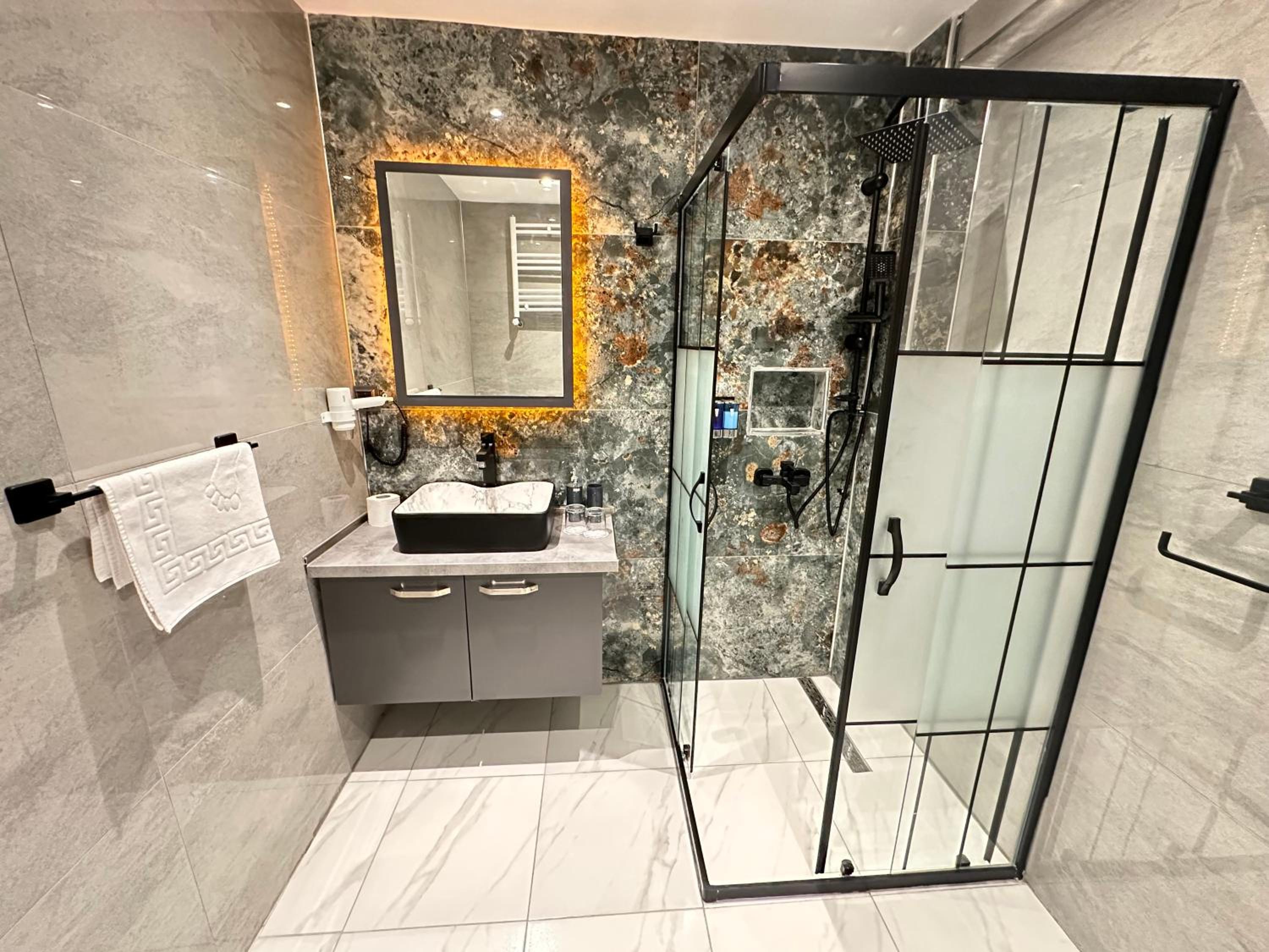 Blue Moonrise Otel - Image 94