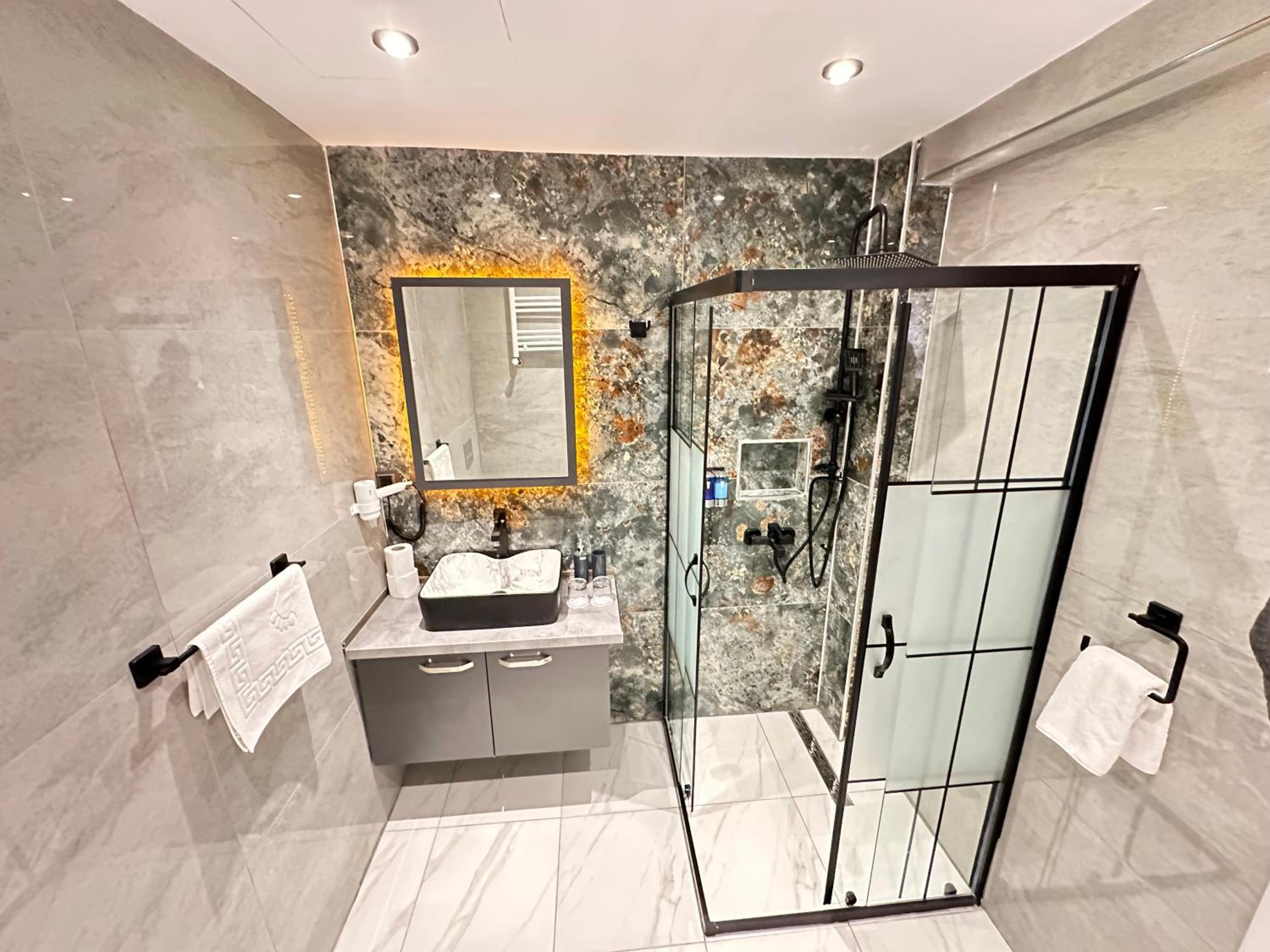 Blue Moonrise Otel - Image 95