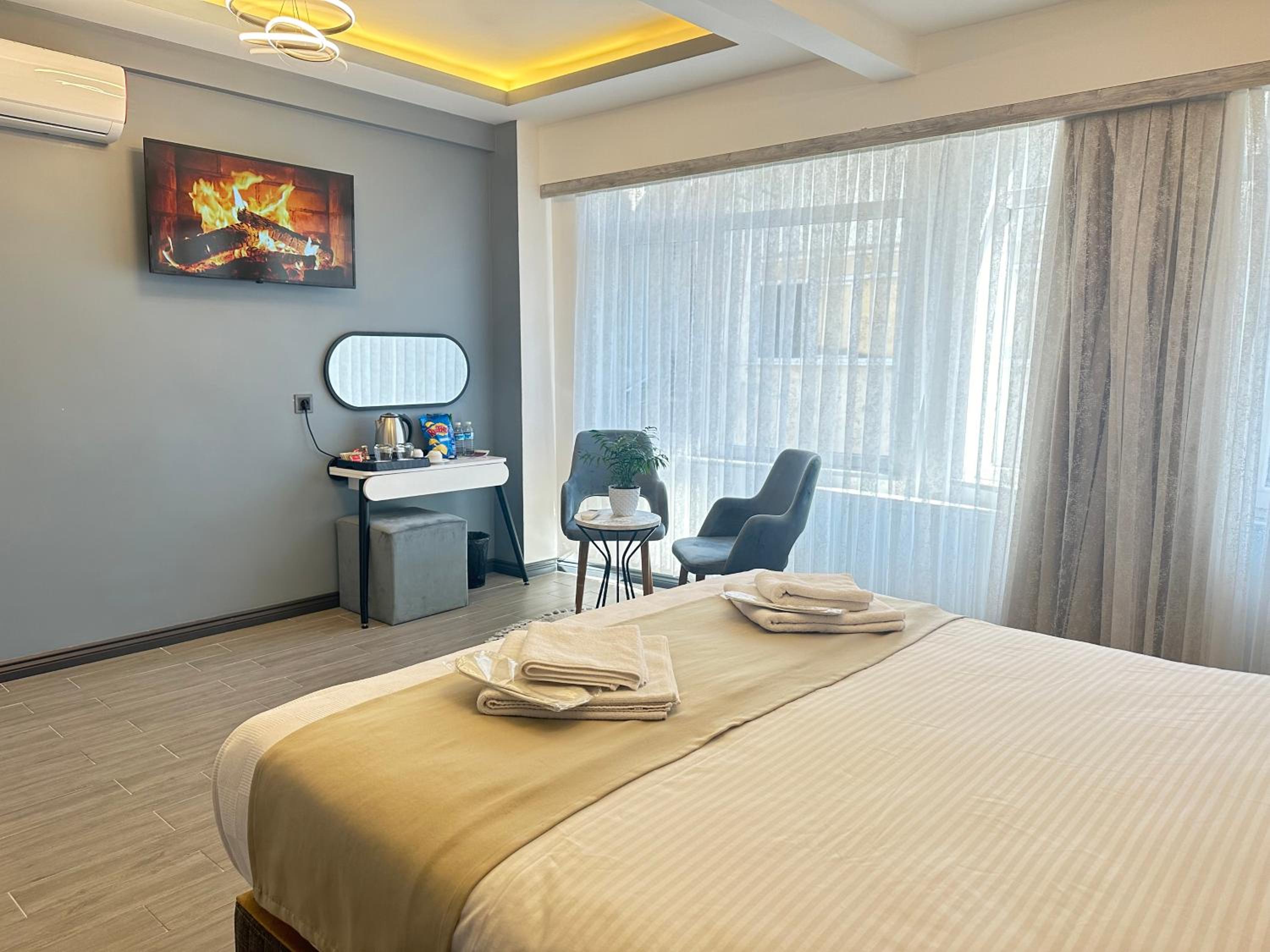 Blue Moonrise Otel - Image 57