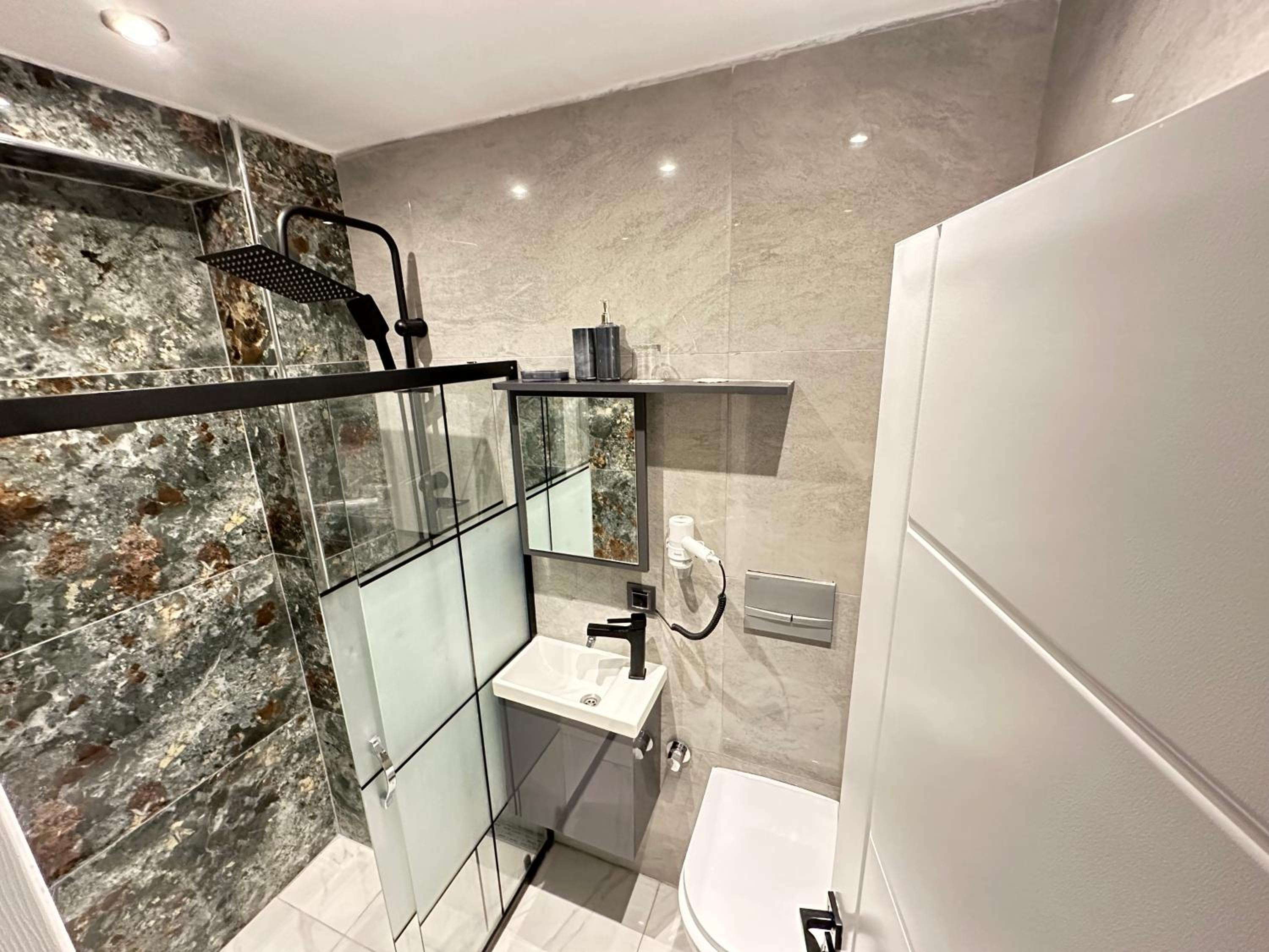 Blue Moonrise Otel - Image 97