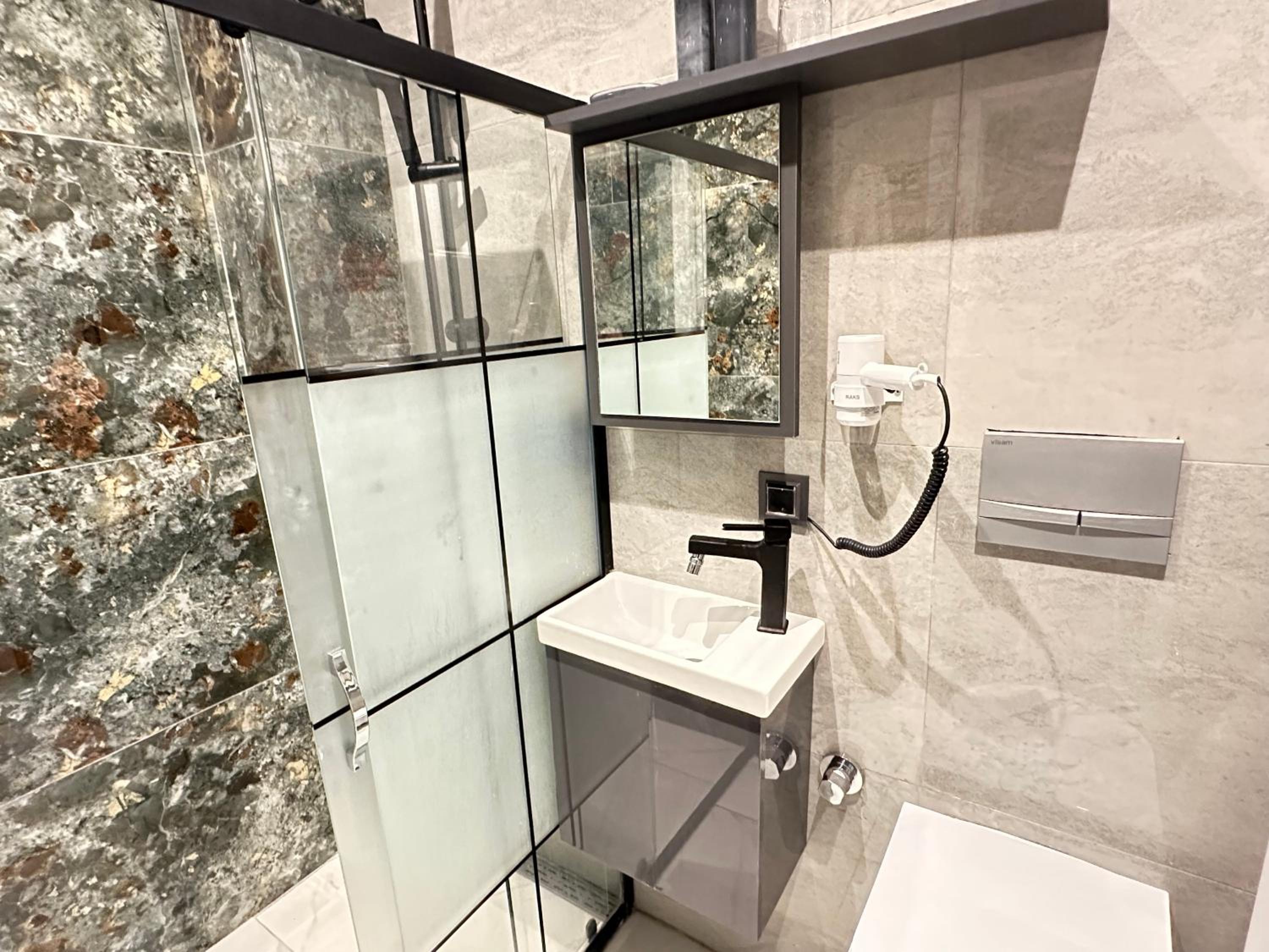 Blue Moonrise Otel - Image 98