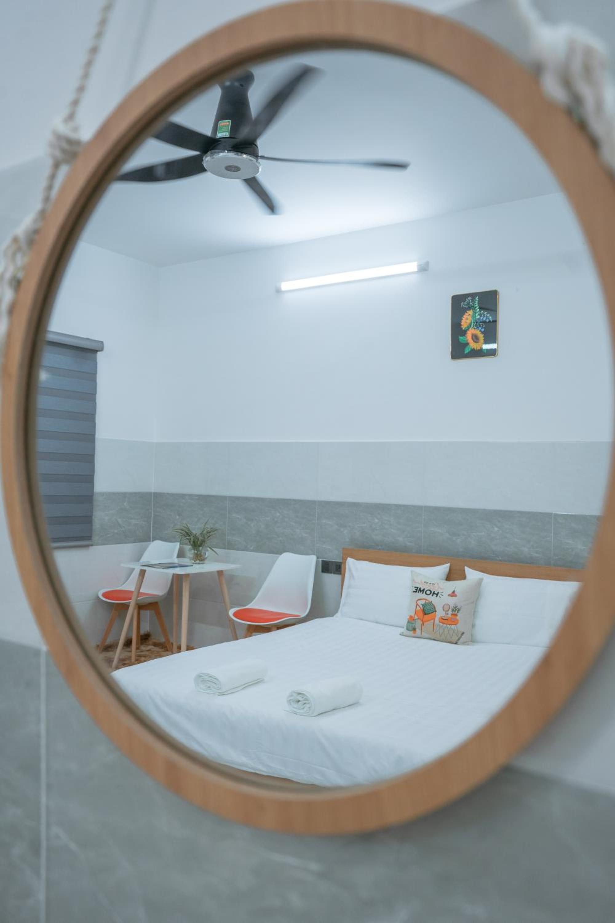 ALOHA SAIGON PREMIUM HOSTEL by Local Travel Experts - Newly opened, Less-touristy location, Spacious rooms, Glass shower bathroom, Free breakfast & Walking