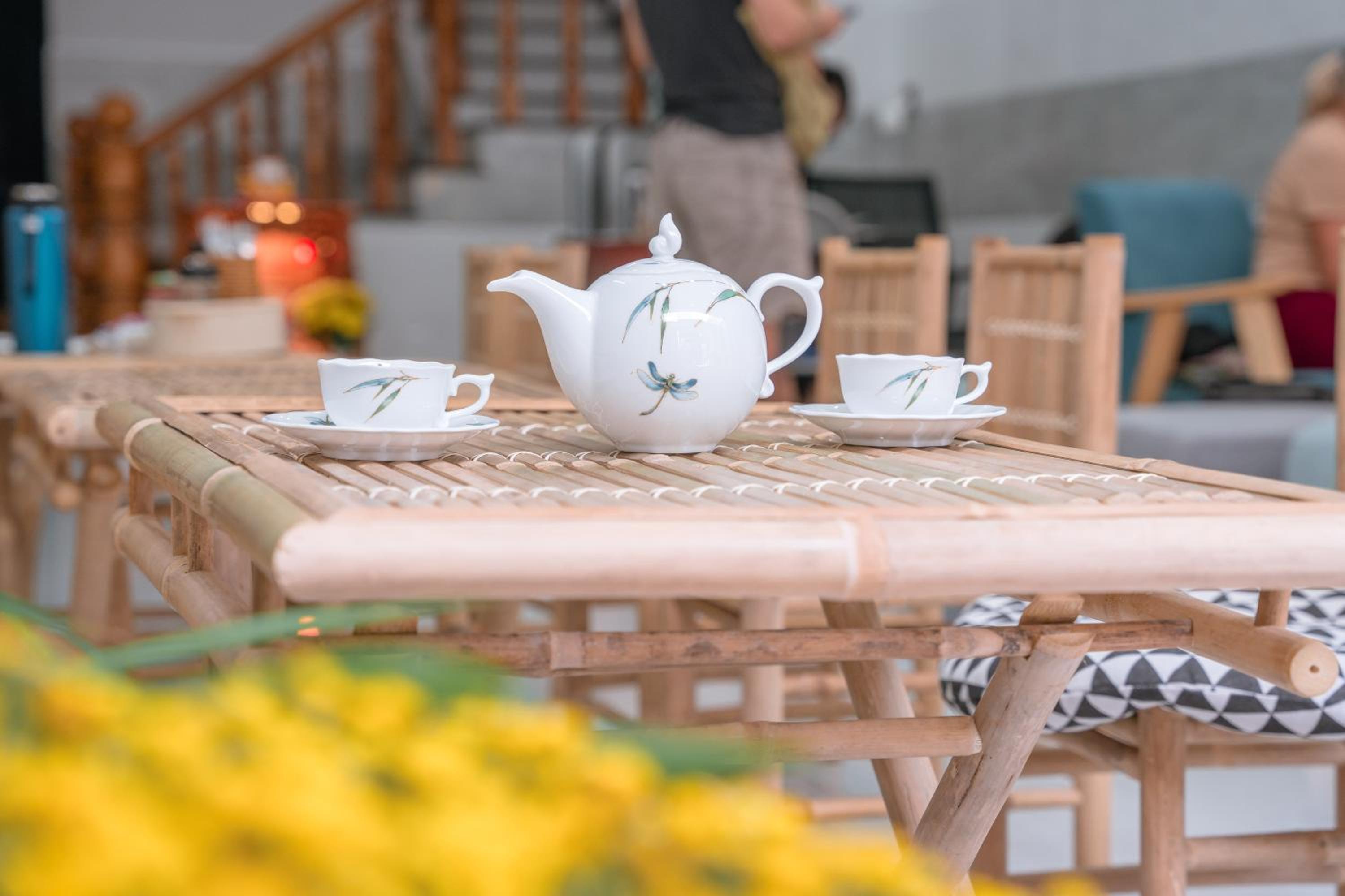 ALOHA SAIGON PREMIUM HOSTEL by Local Travel Experts - Newly opened, Less-touristy location, Spacious rooms, Glass shower bathroom, Free breakfast & Walking