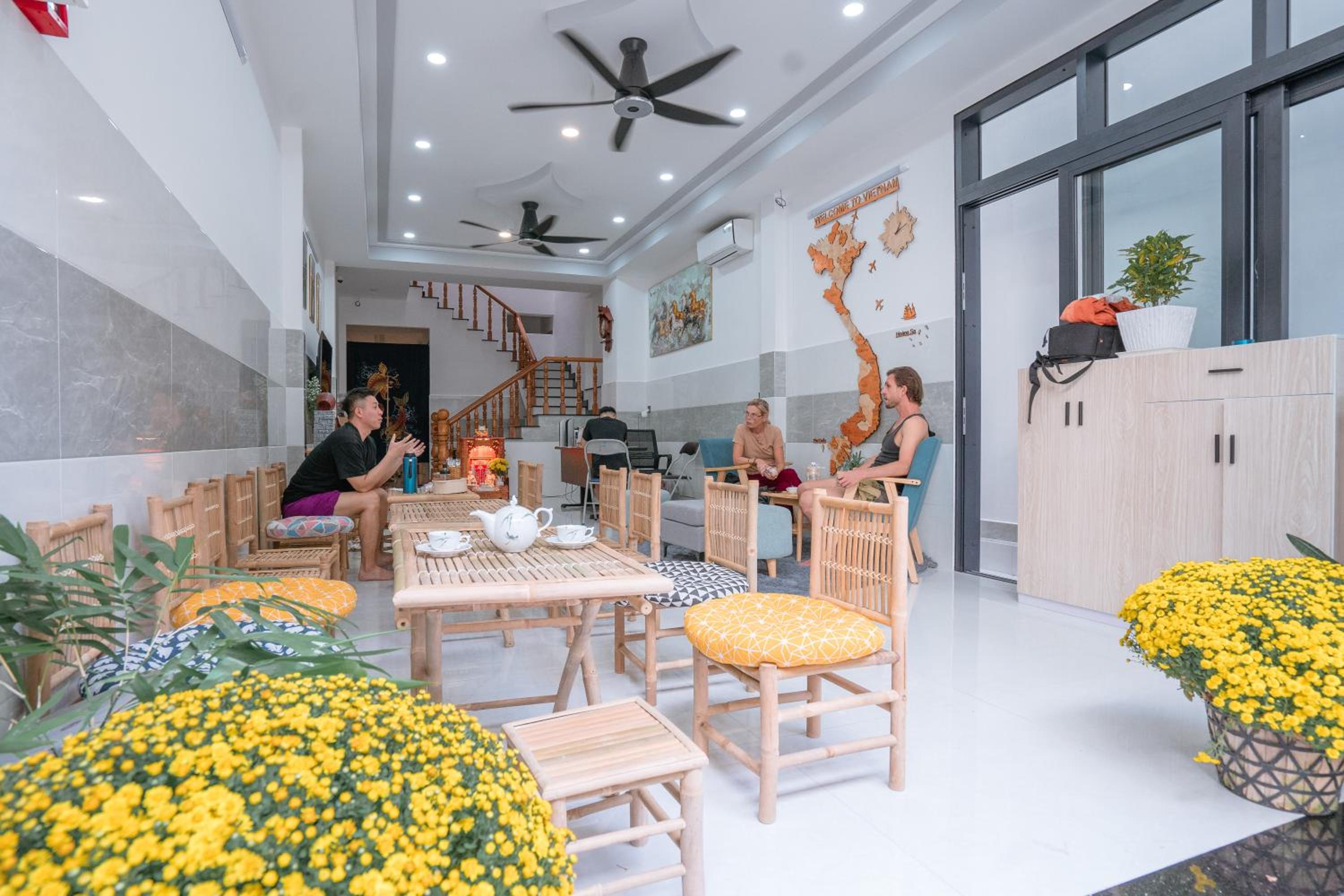 ALOHA SAIGON PREMIUM HOSTEL by Local Travel Experts - Newly opened, Less-touristy location, Spacious rooms, Glass shower bathroom, Free breakfast & Walking