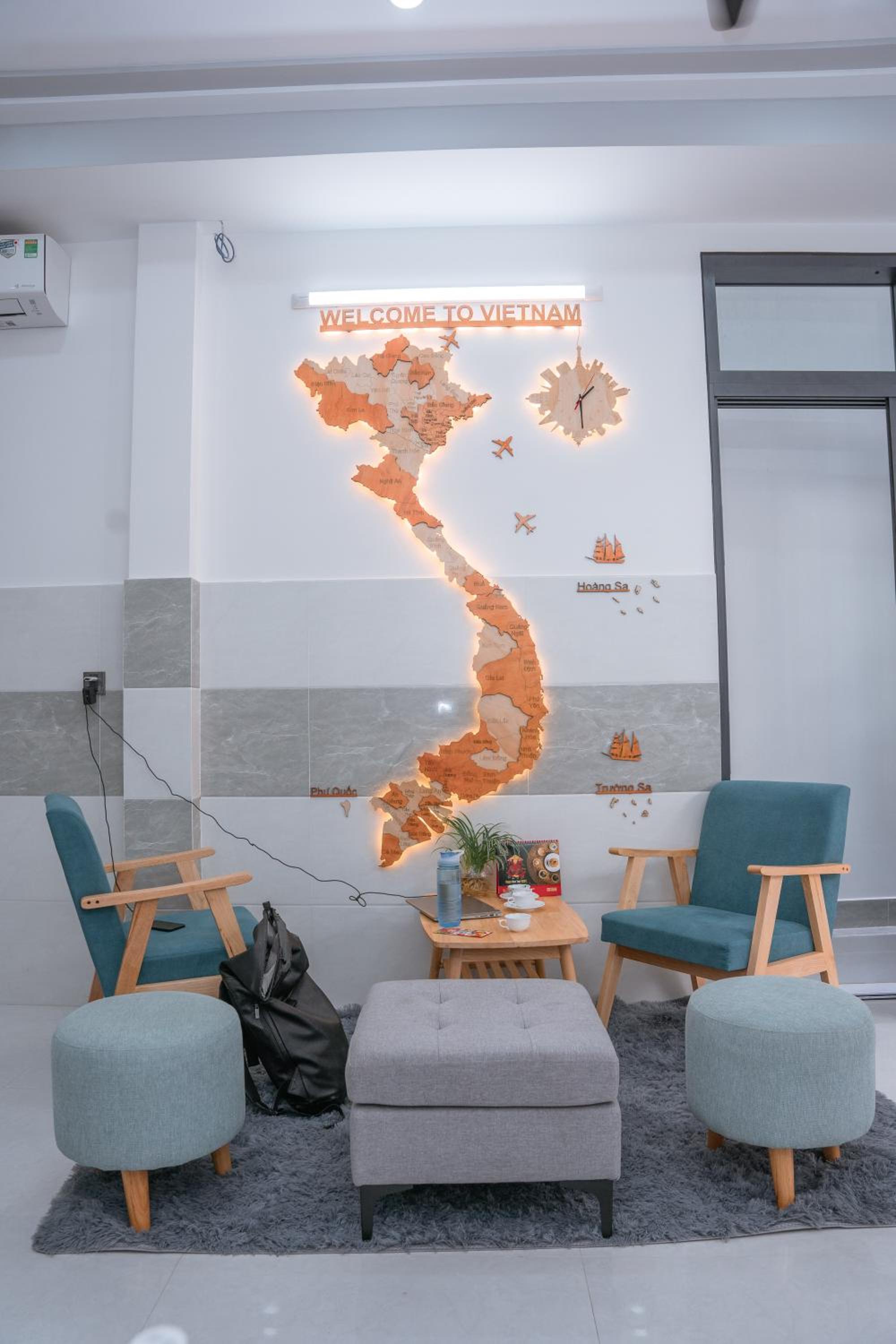 ALOHA SAIGON PREMIUM HOSTEL by Local Travel Experts - Newly opened, Less-touristy location, Spacious rooms, Glass shower bathroom, Free breakfast & Walking