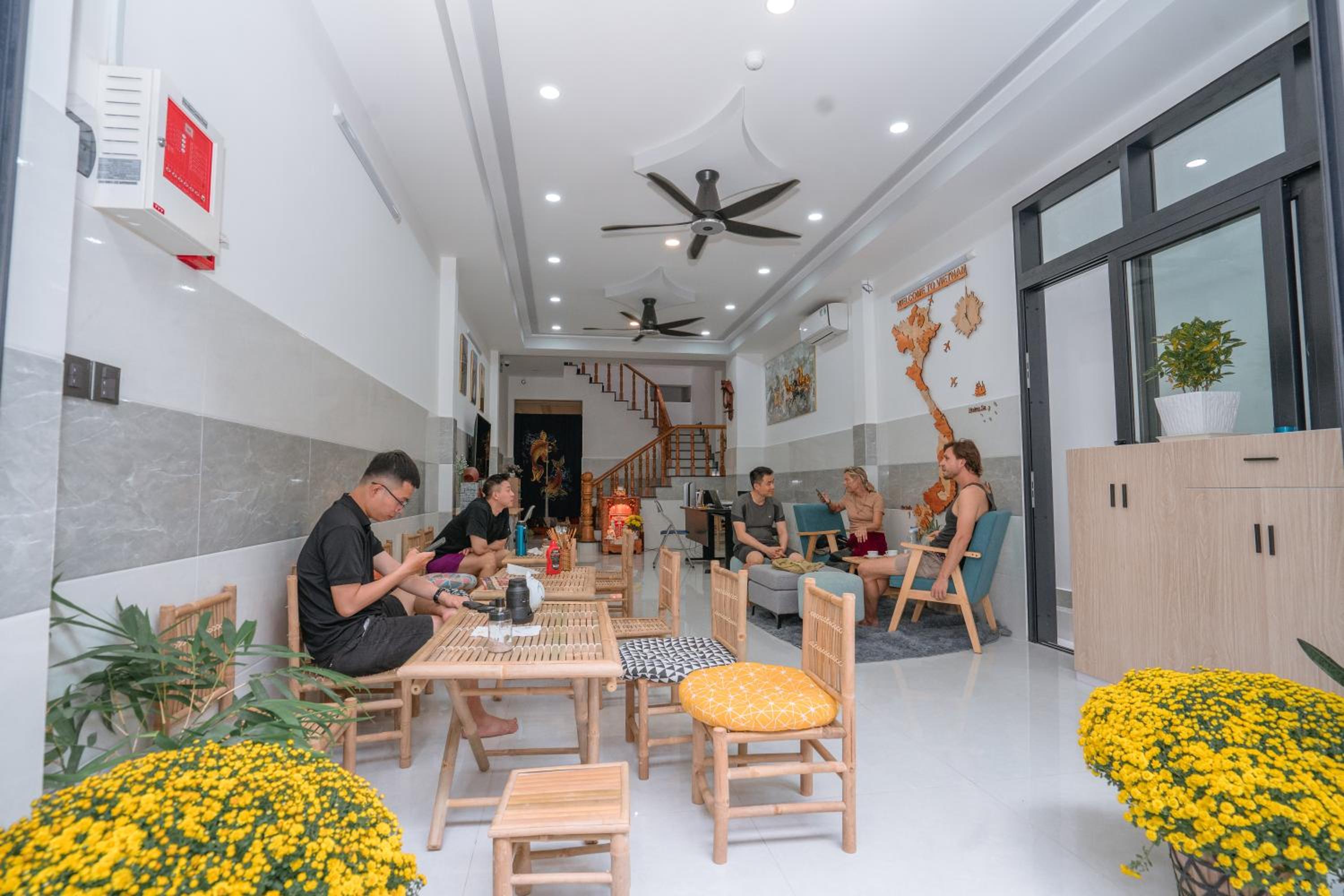 ALOHA SAIGON PREMIUM HOSTEL by Local Travel Experts - Newly opened, Less-touristy location, Spacious rooms, Glass shower bathroom, Free breakfast & Walking