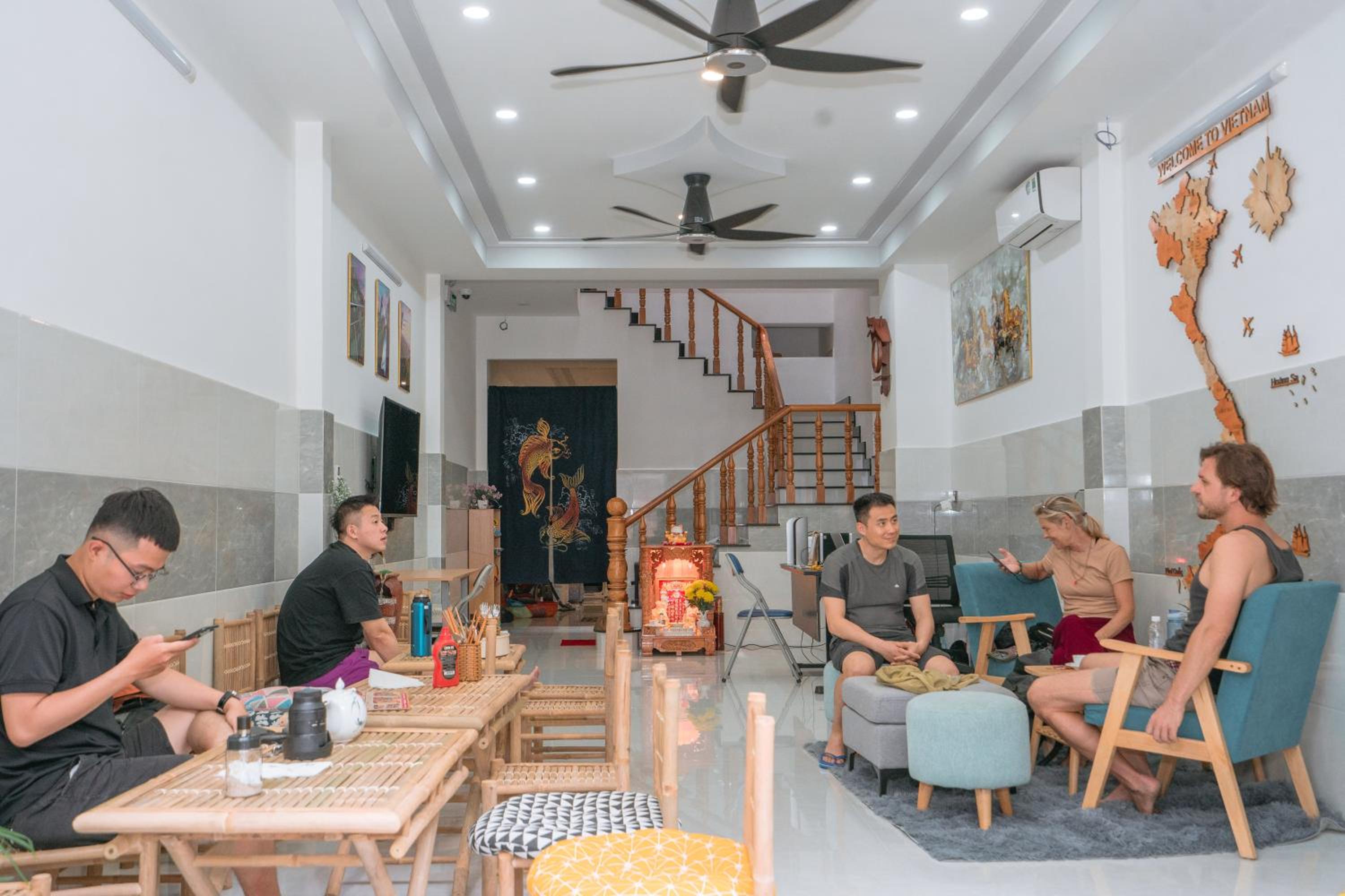 ALOHA SAIGON PREMIUM HOSTEL by Local Travel Experts - Newly opened, Less-touristy location, Spacious rooms, Glass shower bathroom, Free breakfast & Walking