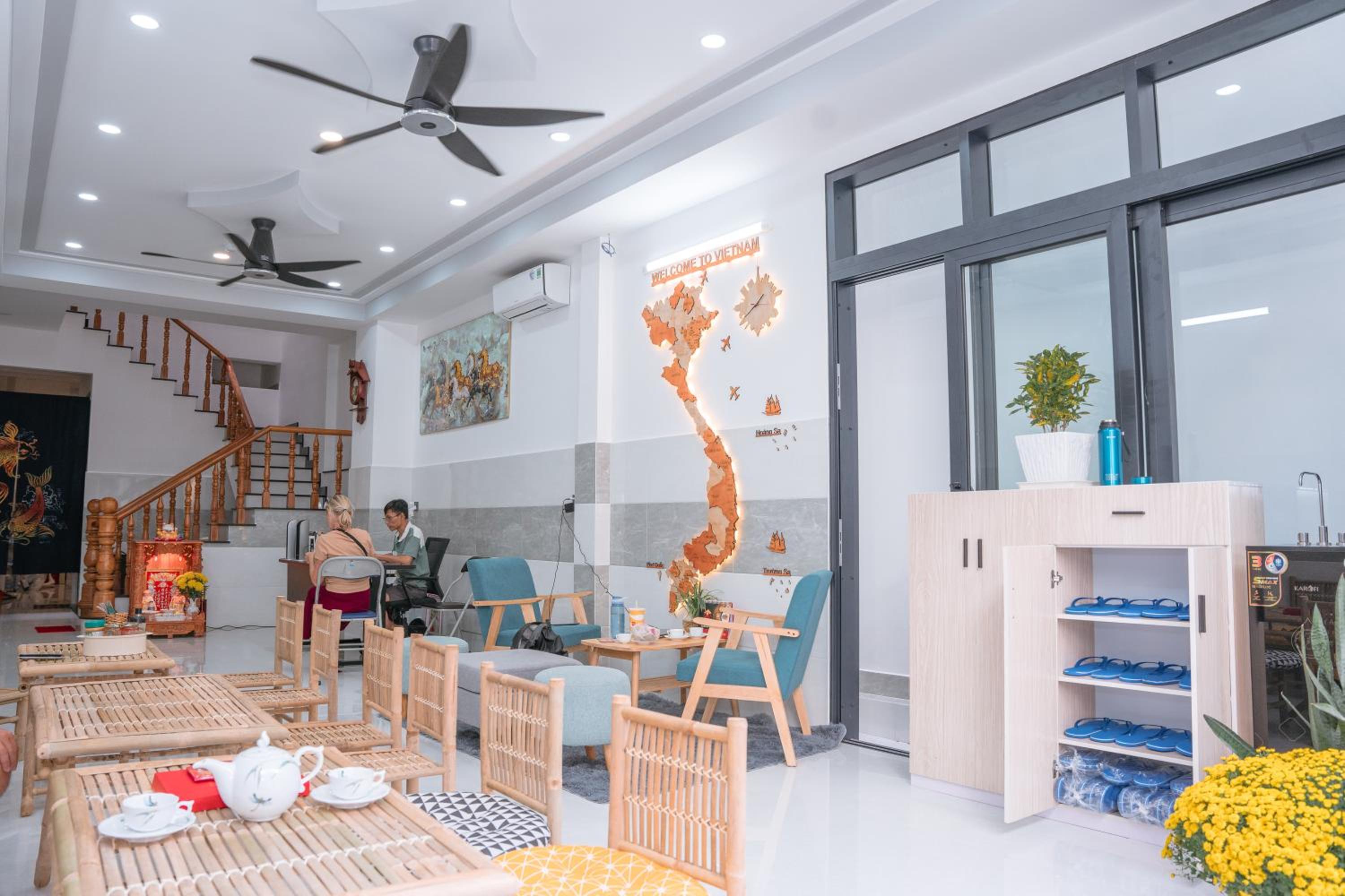 ALOHA SAIGON PREMIUM HOSTEL by Local Travel Experts - Newly opened, Less-touristy location, Spacious rooms, Glass shower bathroom, Free breakfast & Walking