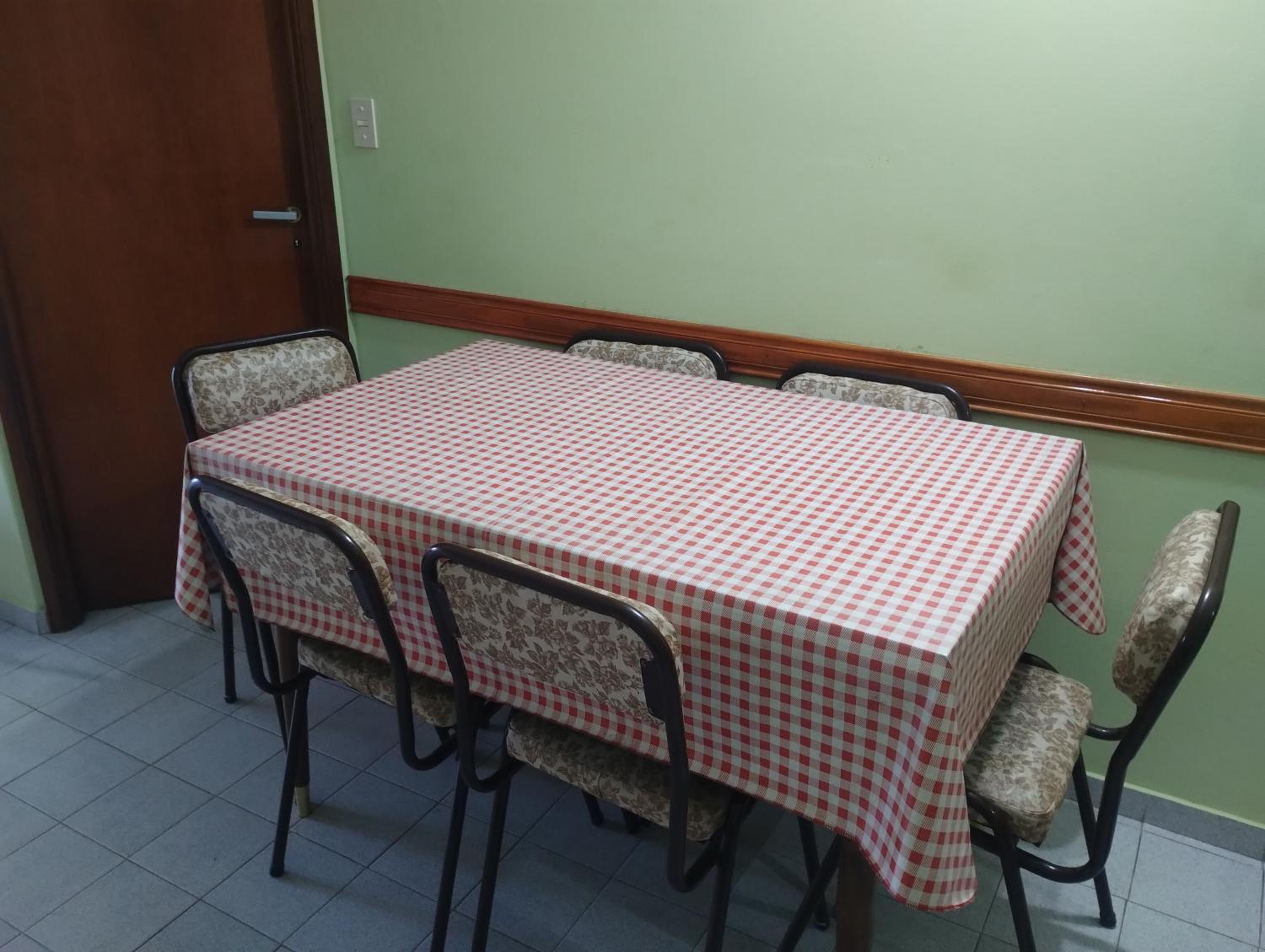 Departamento céntrico para 4 personas a 3 cuadras del mar