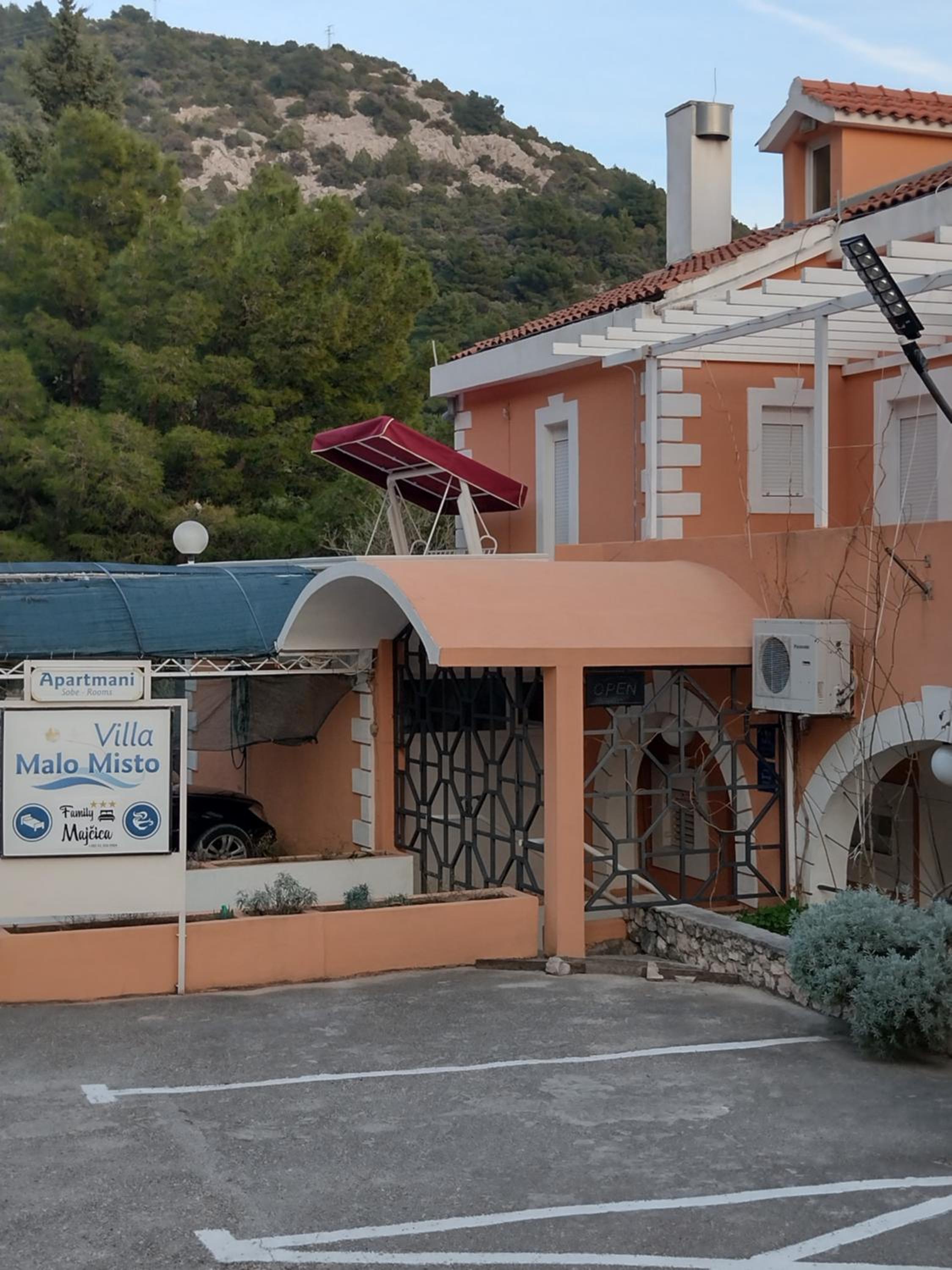 Family Majčica - villa Malo Misto view 3