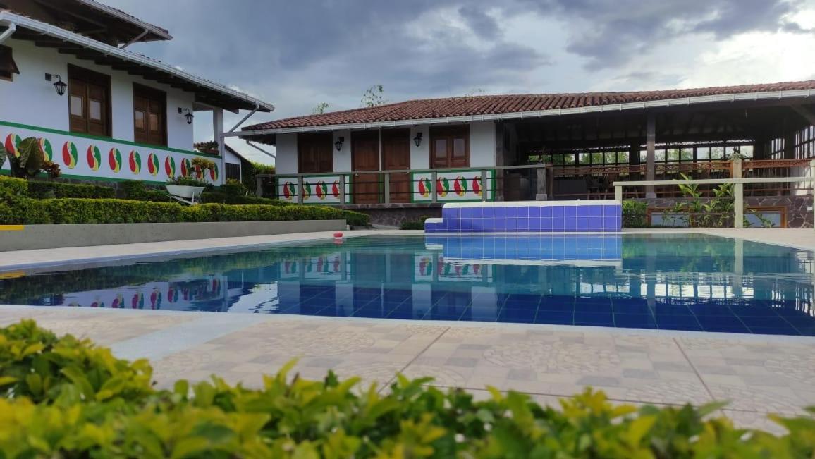 FINCA Casa Santa Rita Montenegro, la experiencia de la naturaleza y un buen cafe X 24