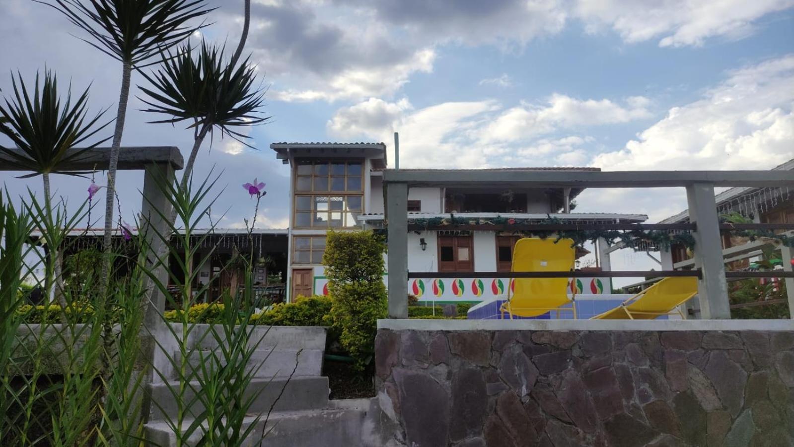 FINCA Casa Santa Rita Montenegro, la experiencia de la naturaleza y un buen cafe X 24