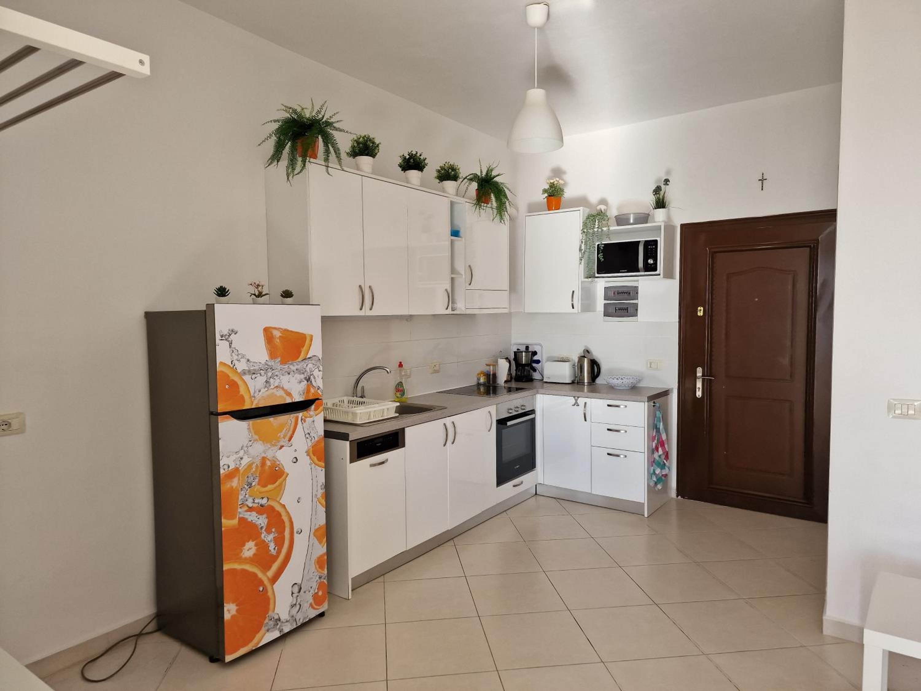 Orange Corner Apartment