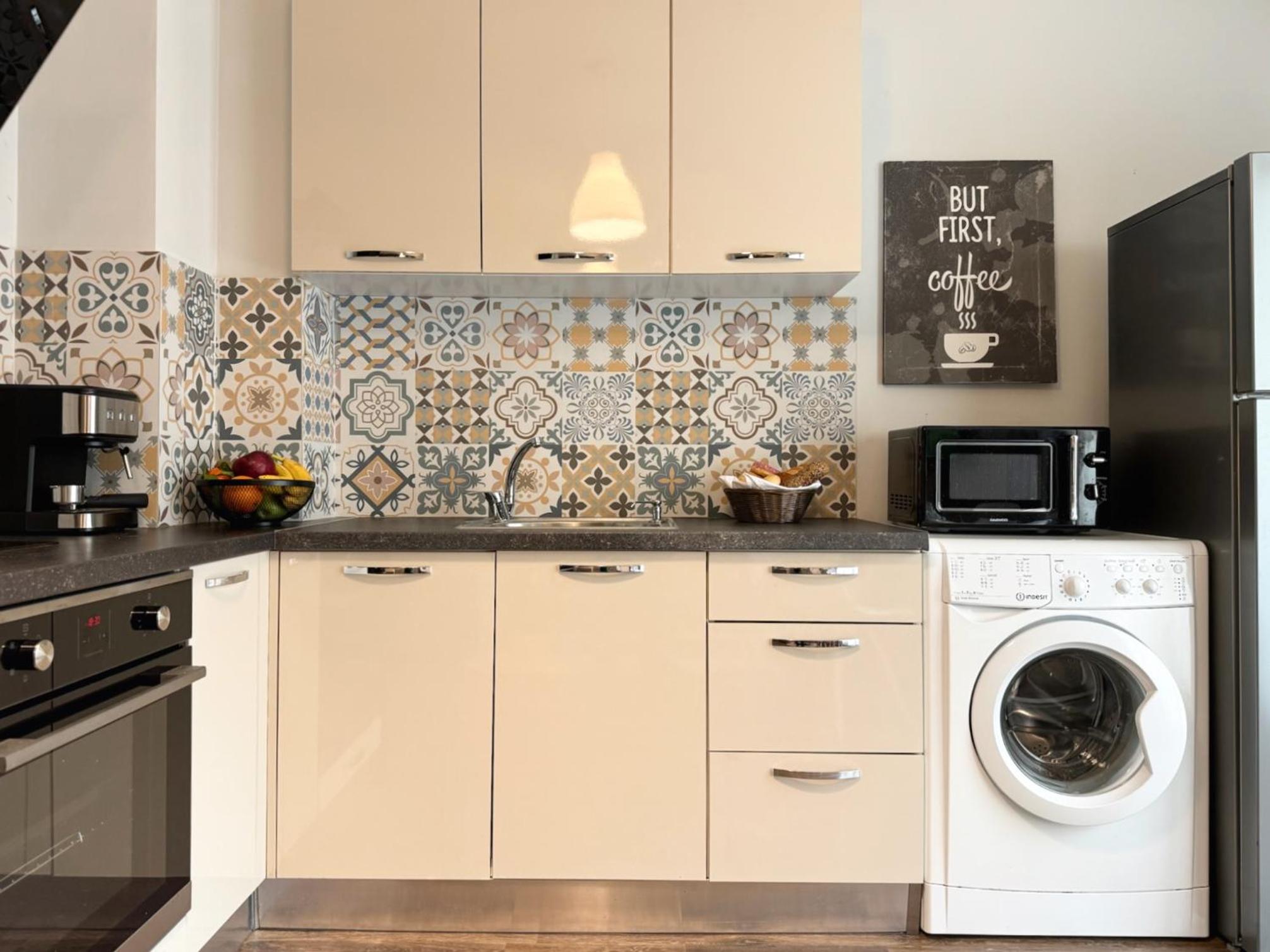 Top Centre Plovdiv Apt. With Parking for 4 Guests