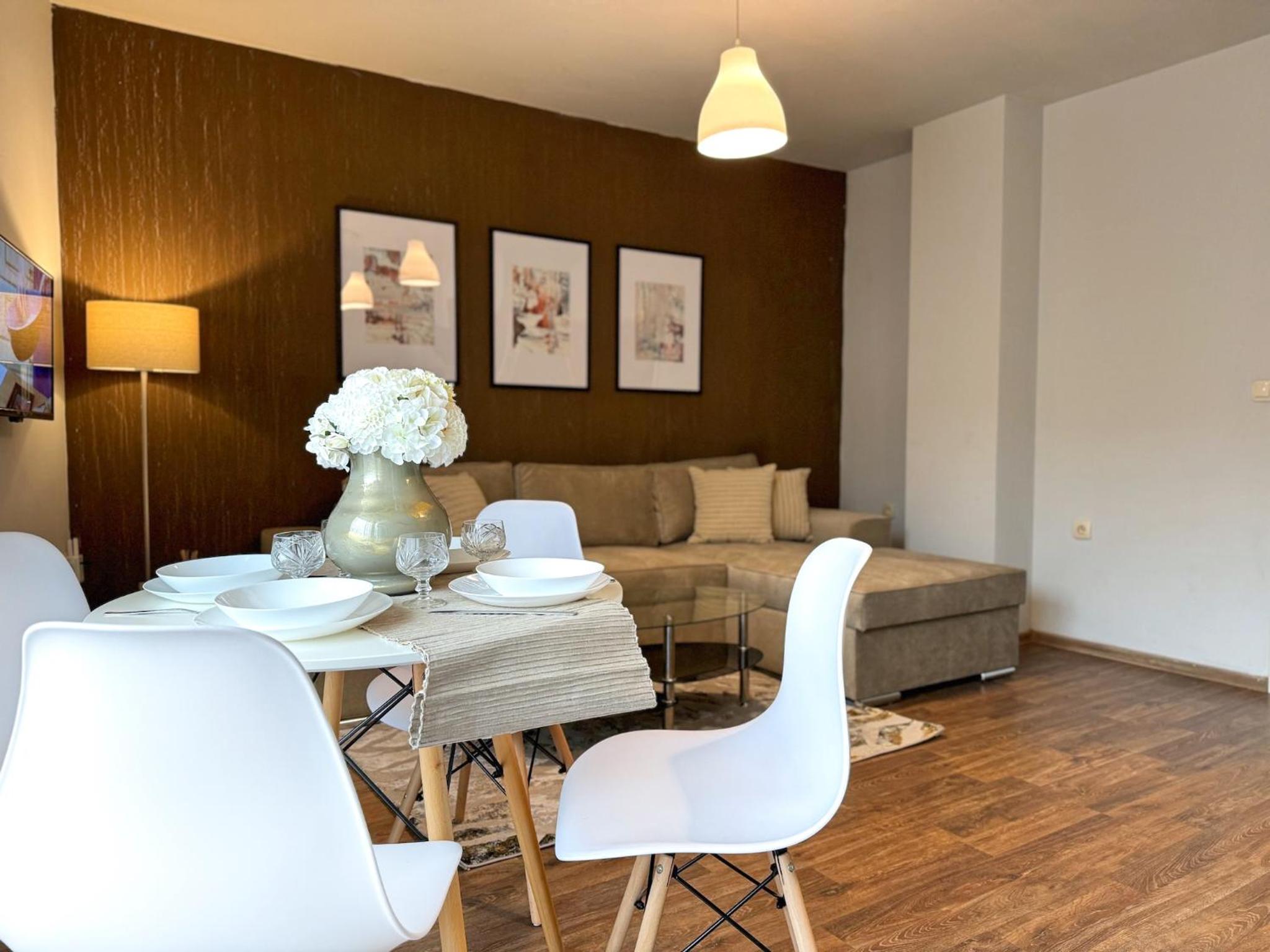 Top Centre Plovdiv Apt. With Parking for 4 Guests
