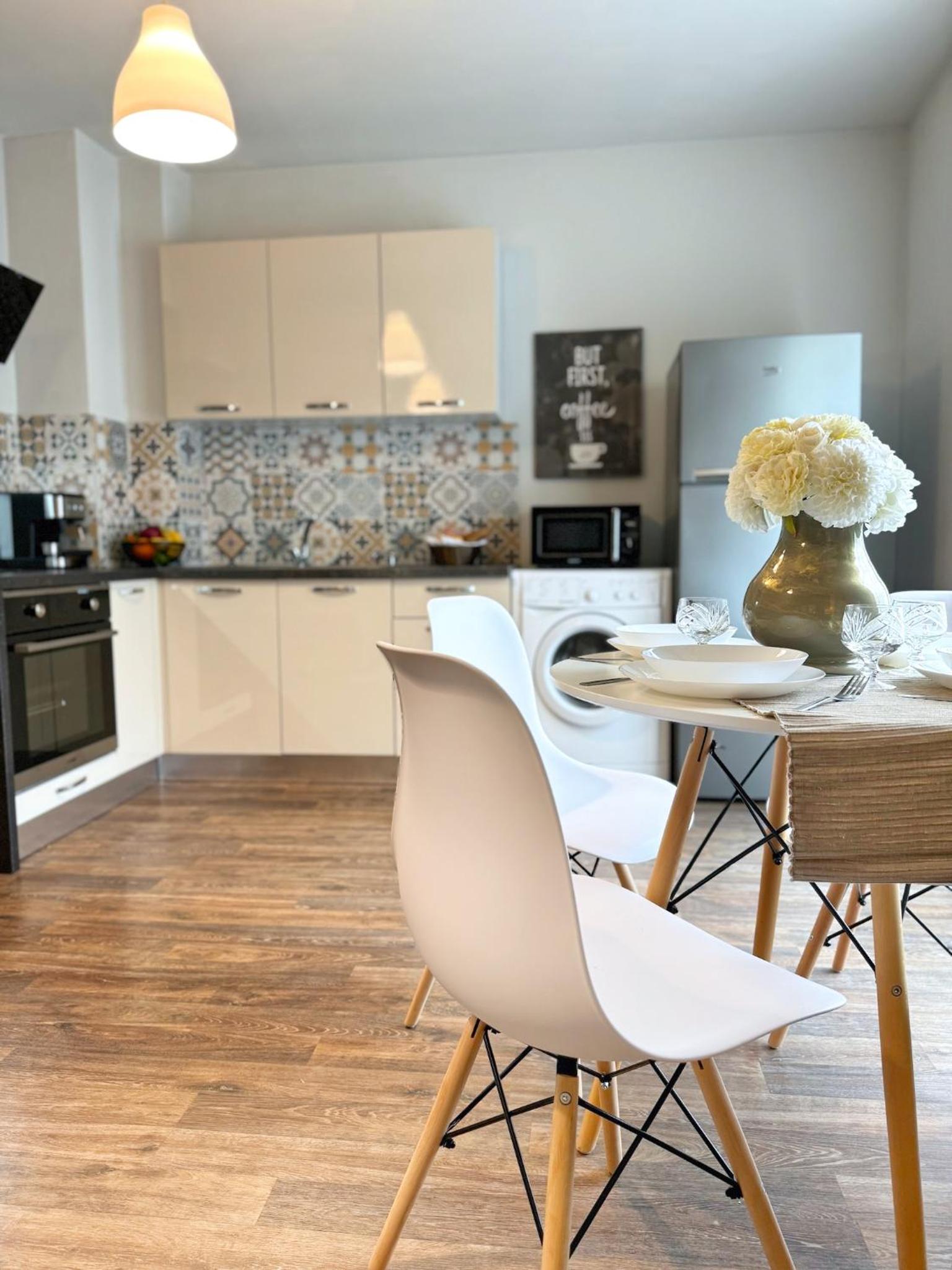 Top Centre Plovdiv Apt. With Parking for 4 Guests