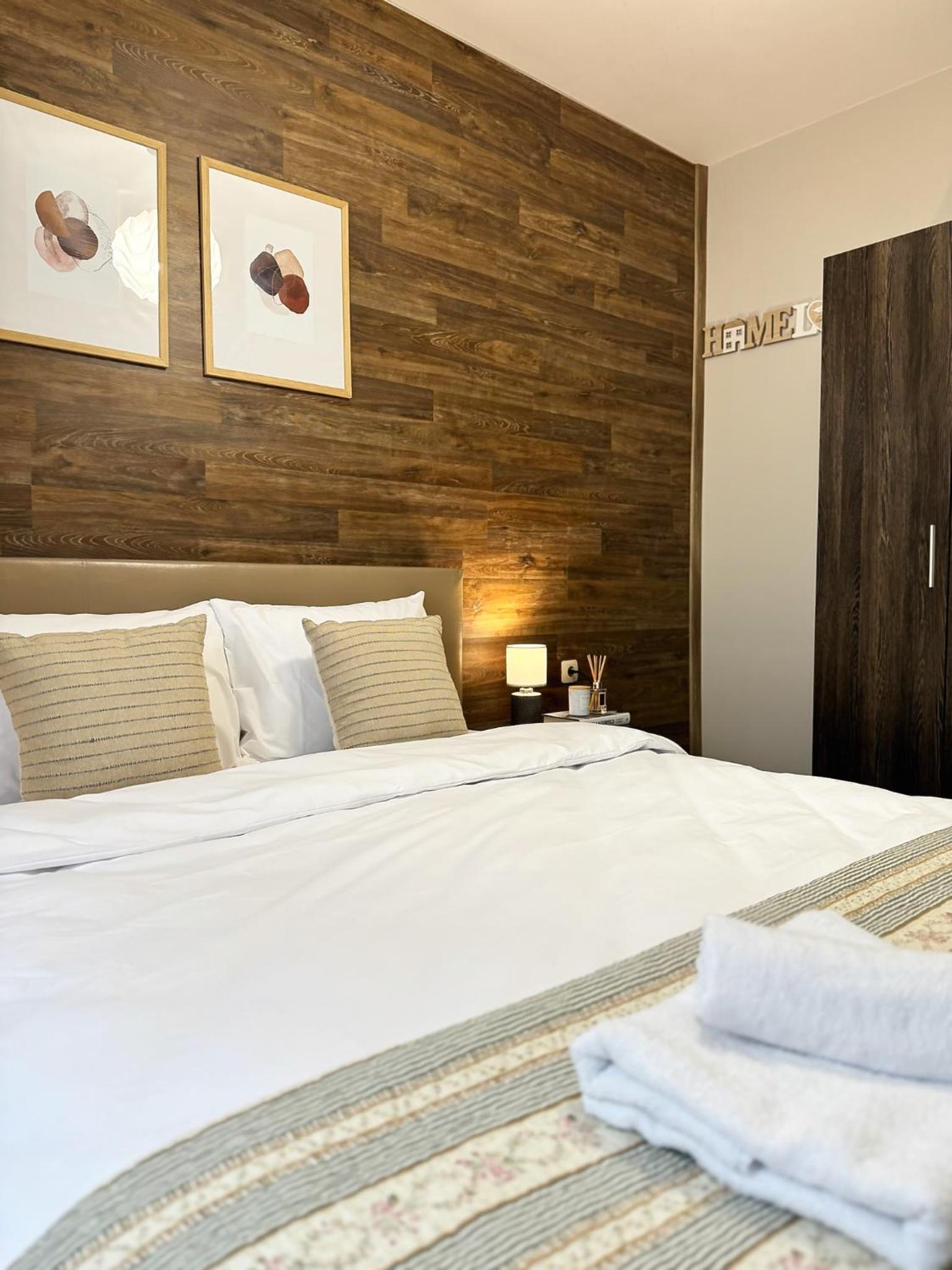 Top Centre Plovdiv Apt. With Parking for 4 Guests