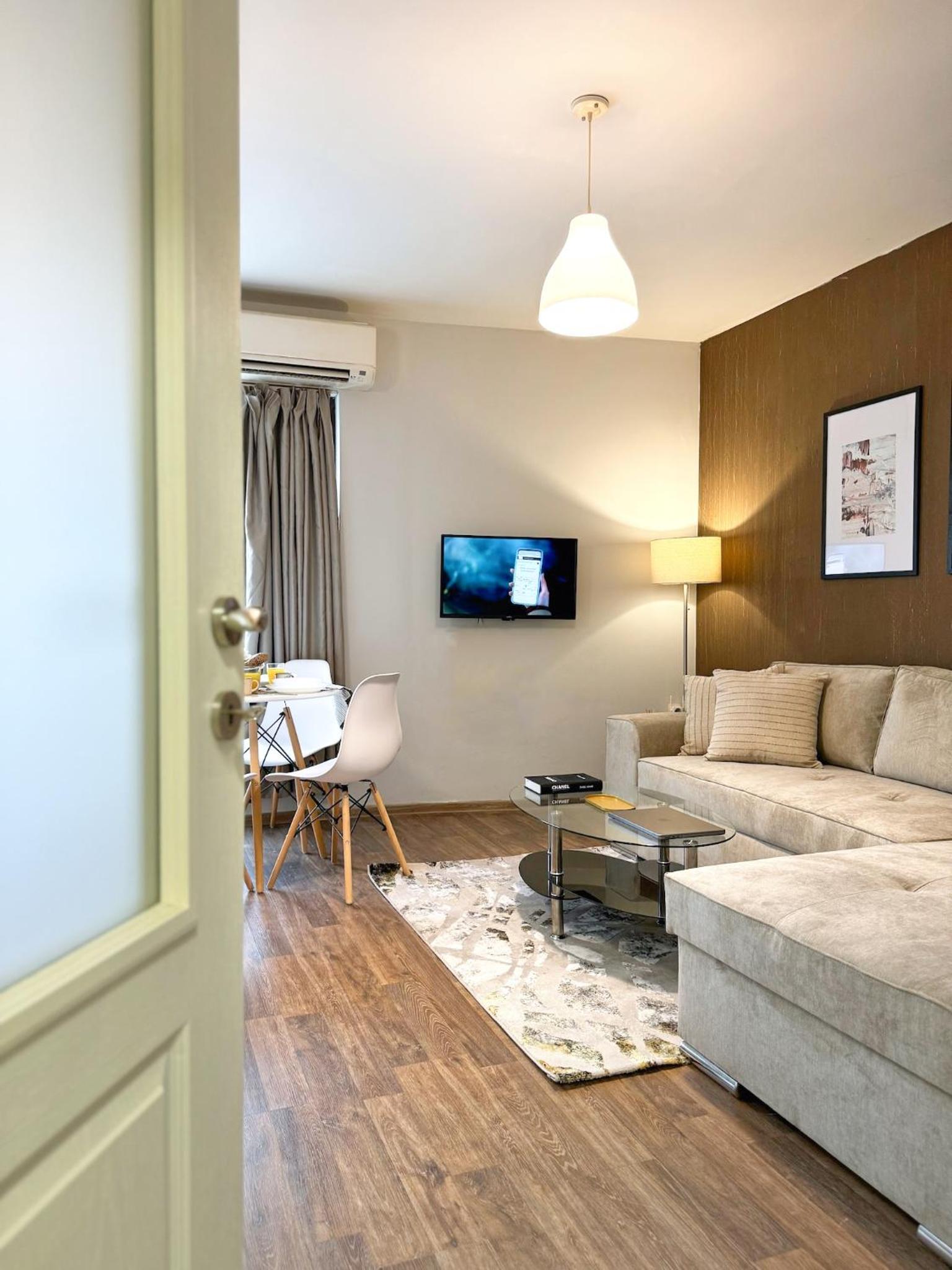 Top Centre Plovdiv Apt. With Parking for 4 Guests