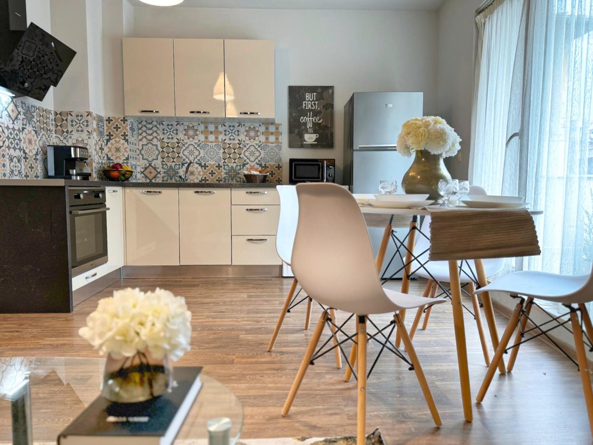 Top Centre Plovdiv Apt. With Parking for 4 Guests