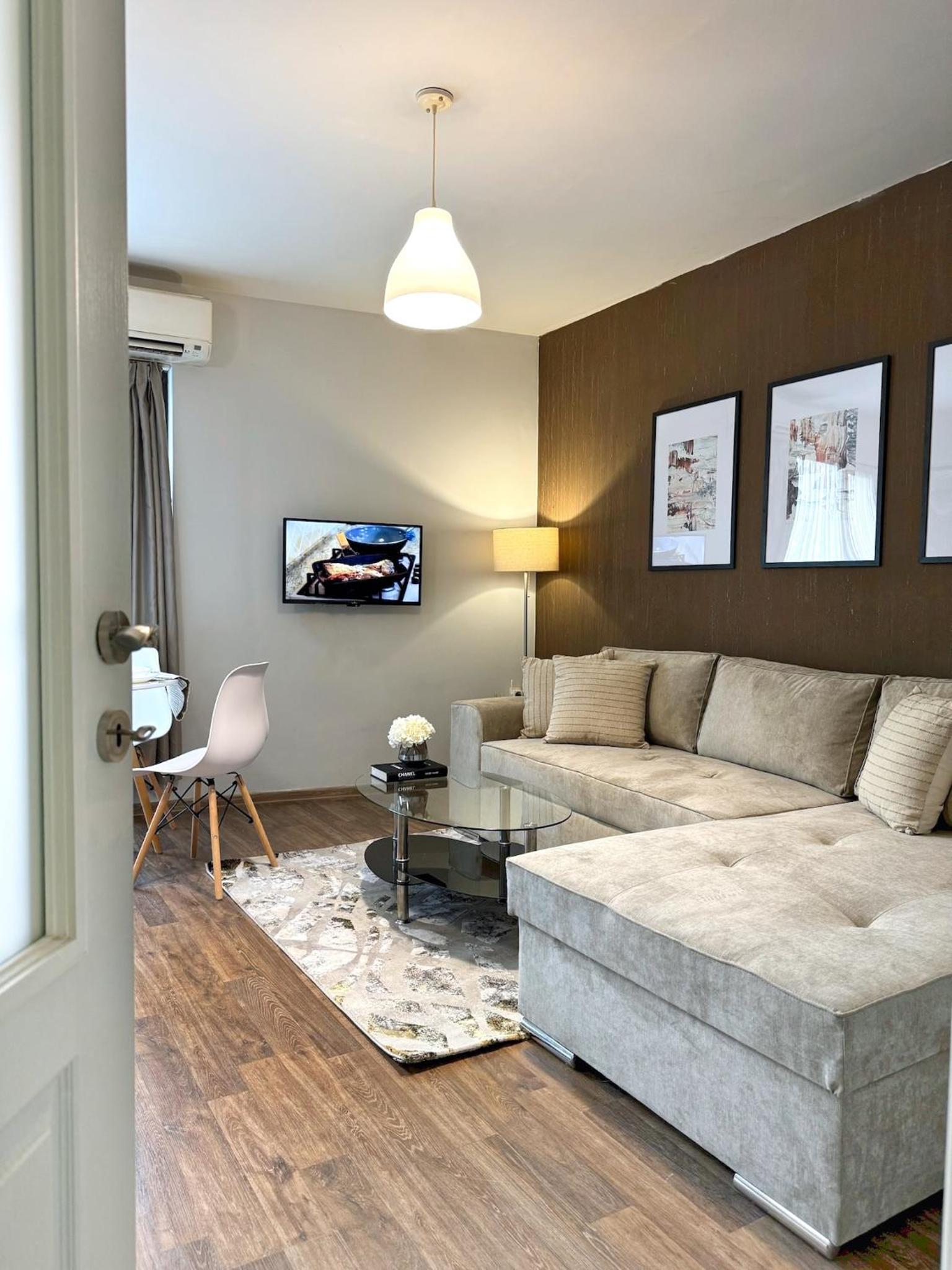 Top Centre Plovdiv Apt. With Parking for 4 Guests