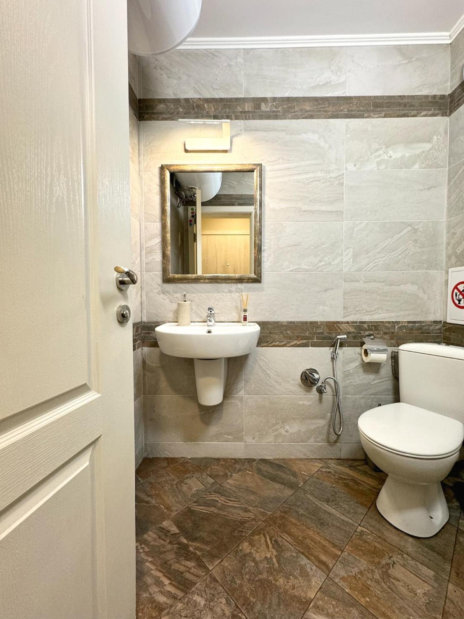 Top Centre Plovdiv Apt. With Parking for 4 Guests